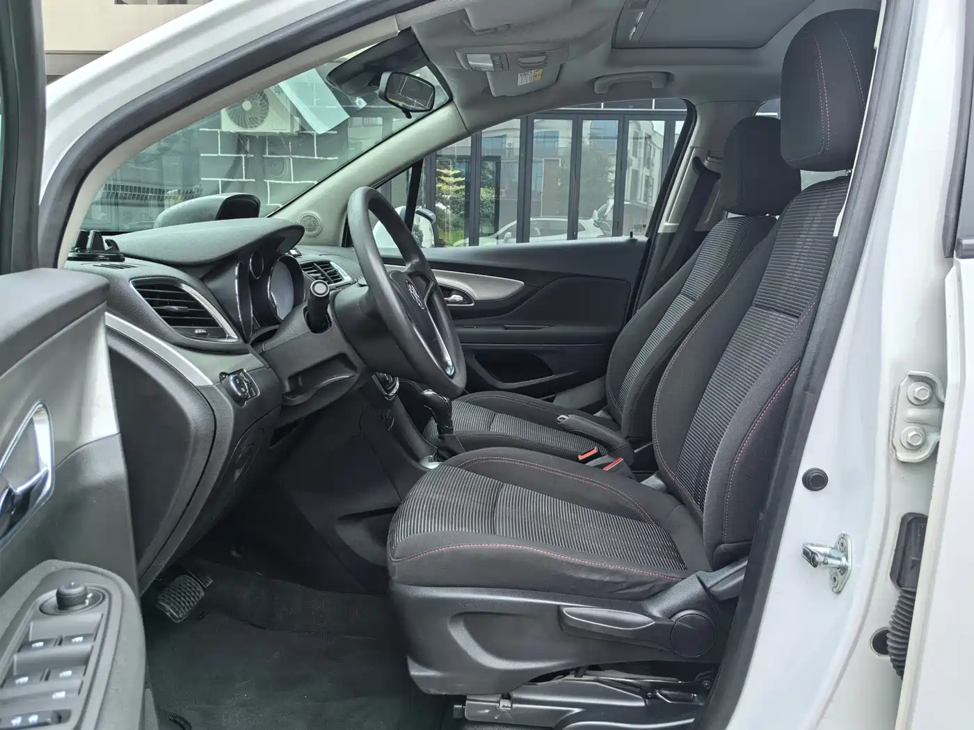 Buick Encore 2015 1.4T Automatic 2WD Urban Elite фото 10
