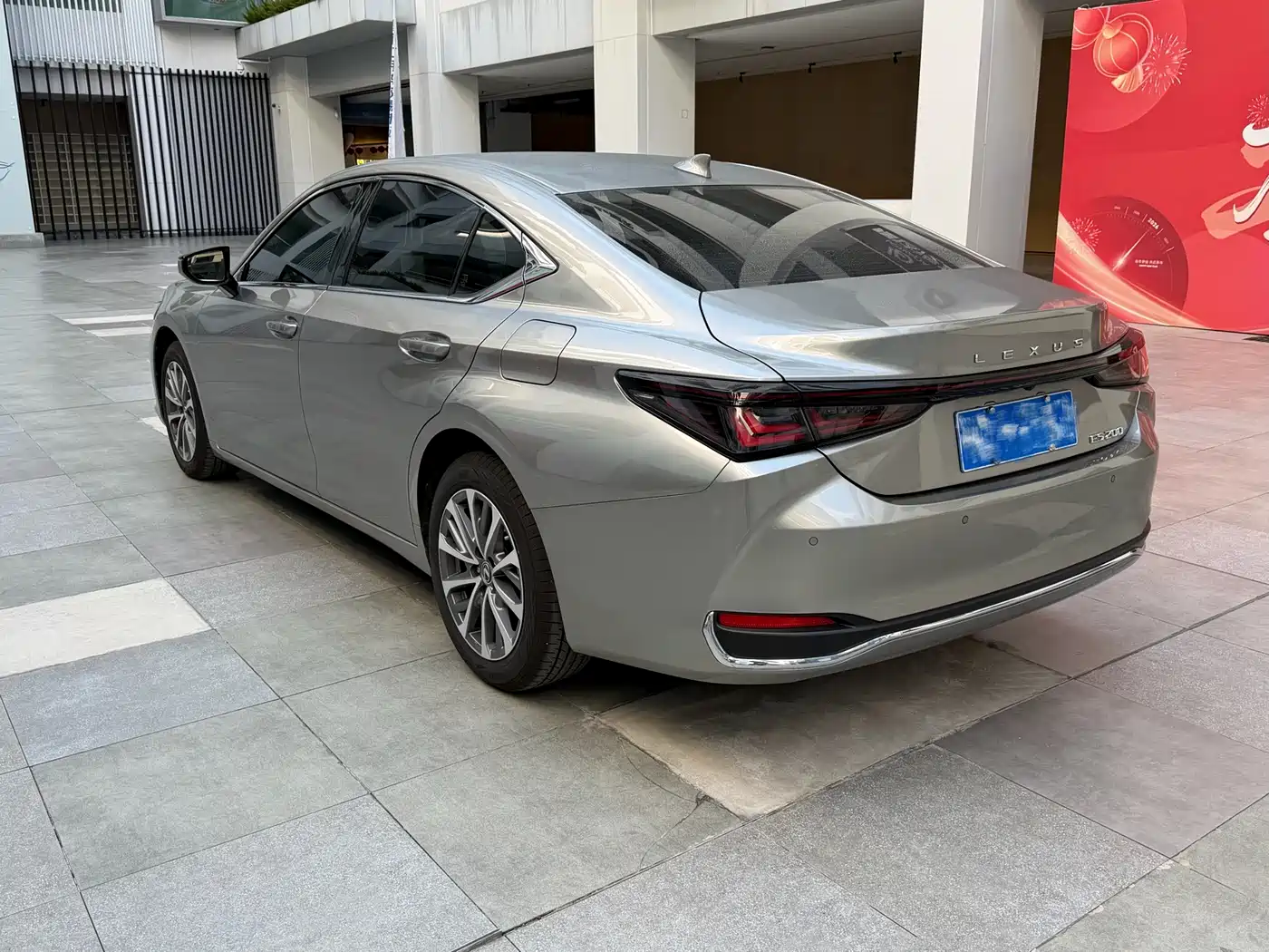 Lexus ES 2025 200 Ultimate Edition фото 3