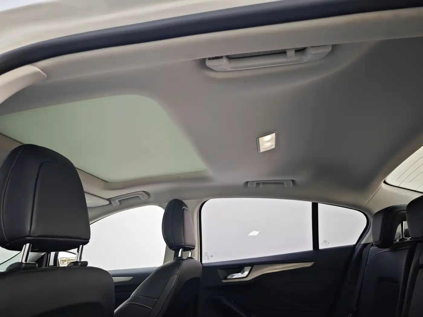 Ford Focus 2020 2020 Sedan EcoBoost 180 Automatic Sharp Trend Type