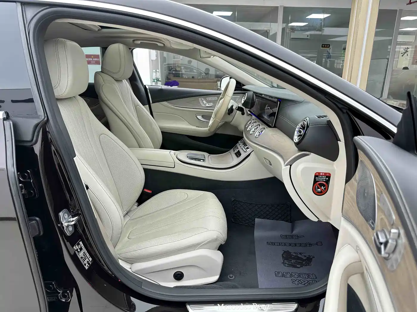 MERCEDES-BENZ CLS