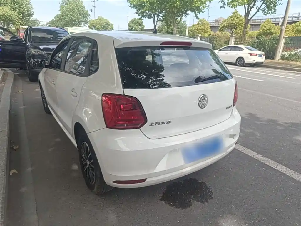 Volkswagen Polo 2016 1.4L Automatic Trend фото 23