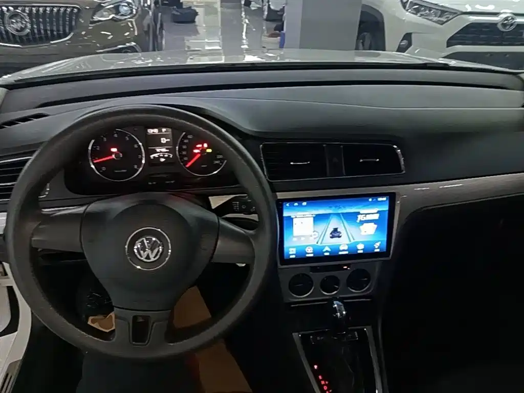 Volkswagen Lavida Tour 2013 1.6L Automatic Comfort фото 10