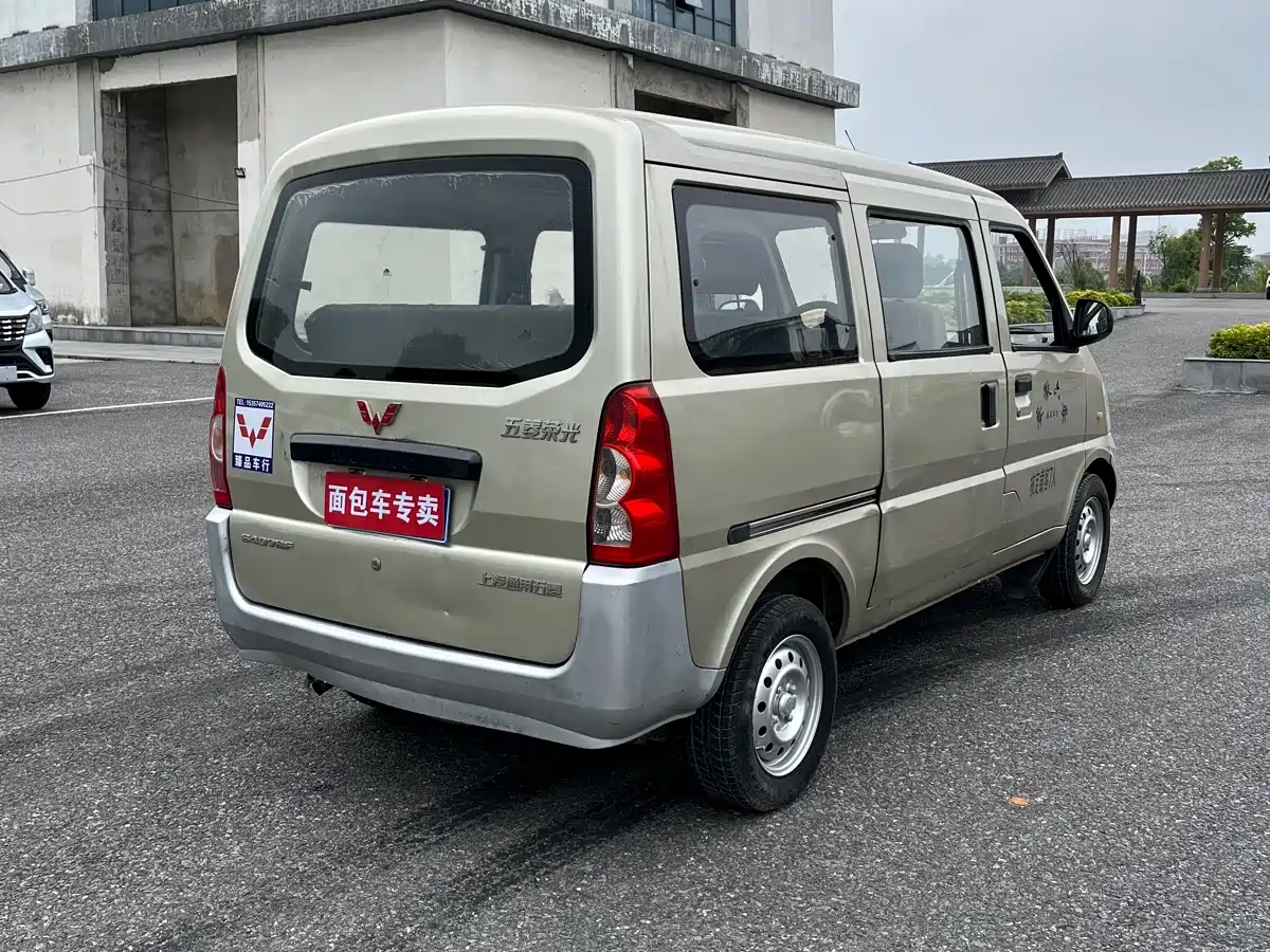 Wuling Motors Wuling Rongguang 2012 2011 1.2L Base Model