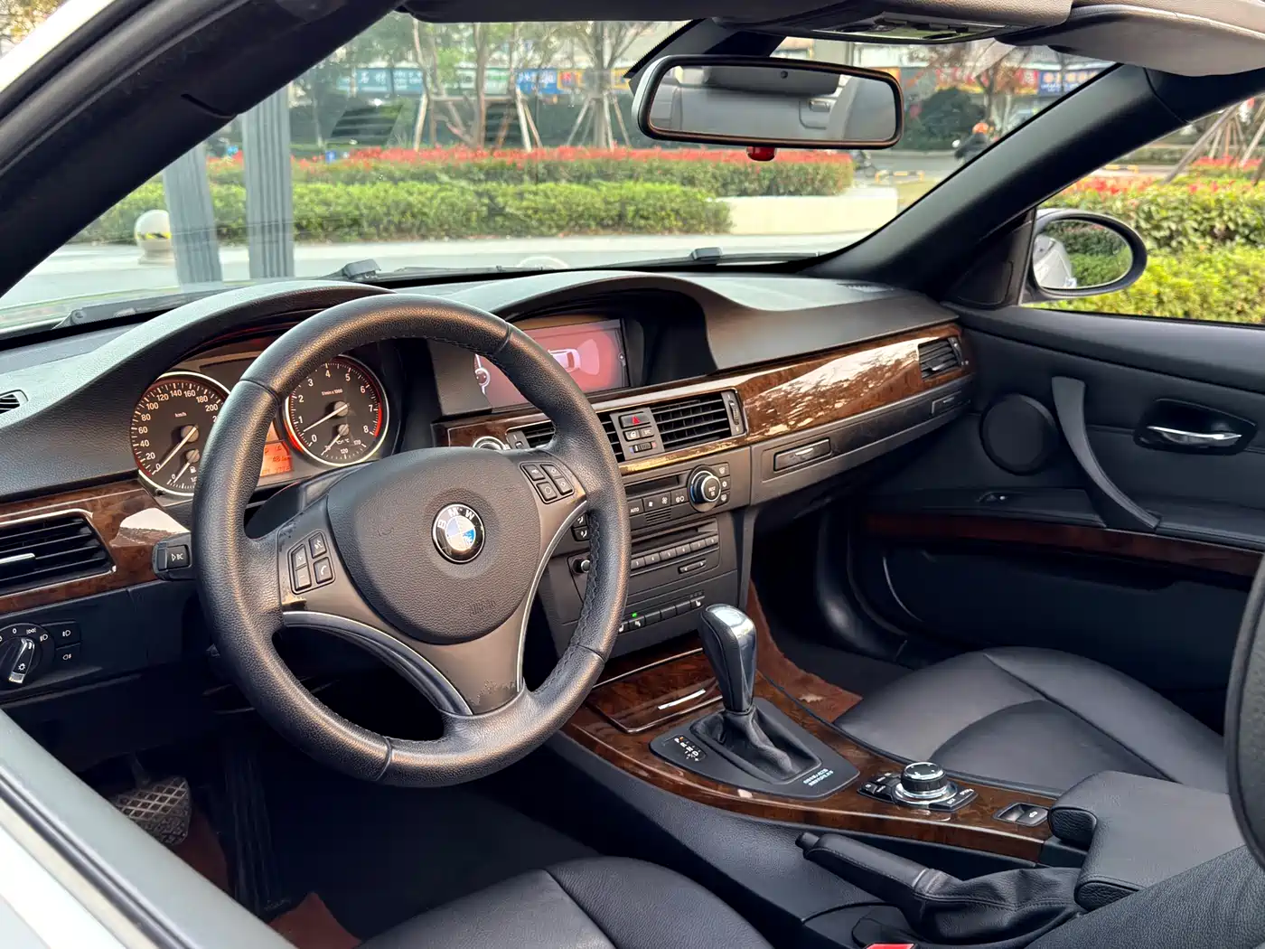 BMW 3 Series (Import) 2009 Model 330i Convertible фото 5