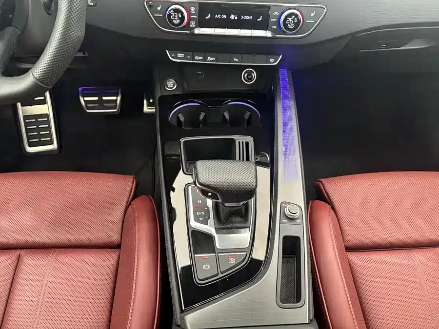 Audi A4L 2025 2 Million Celebration Edition 40 TFSI Luxury Dynamic фото 11