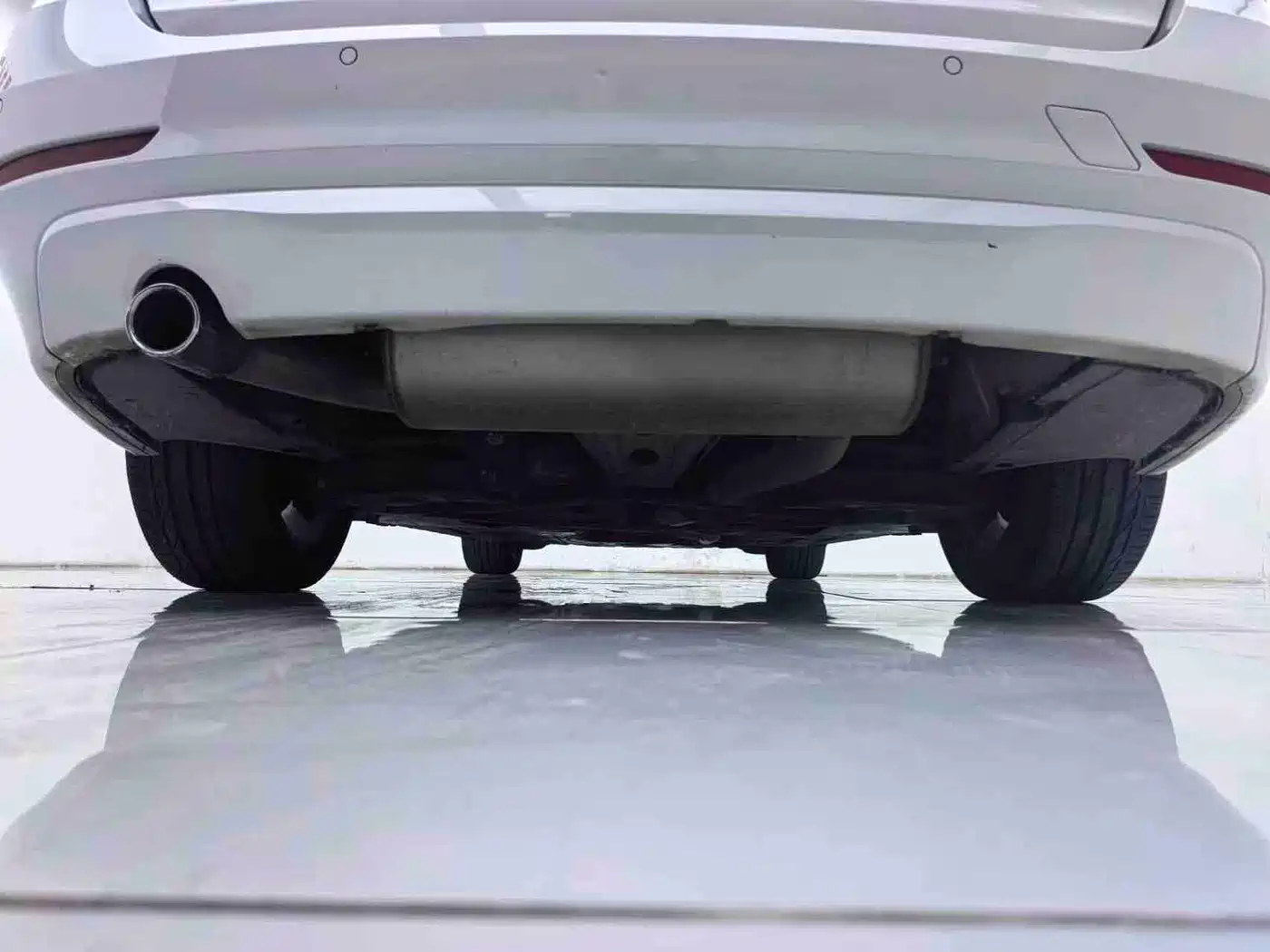 BMW 3 Series (Import) 2013 320i Sport Design Package Touring фото 9