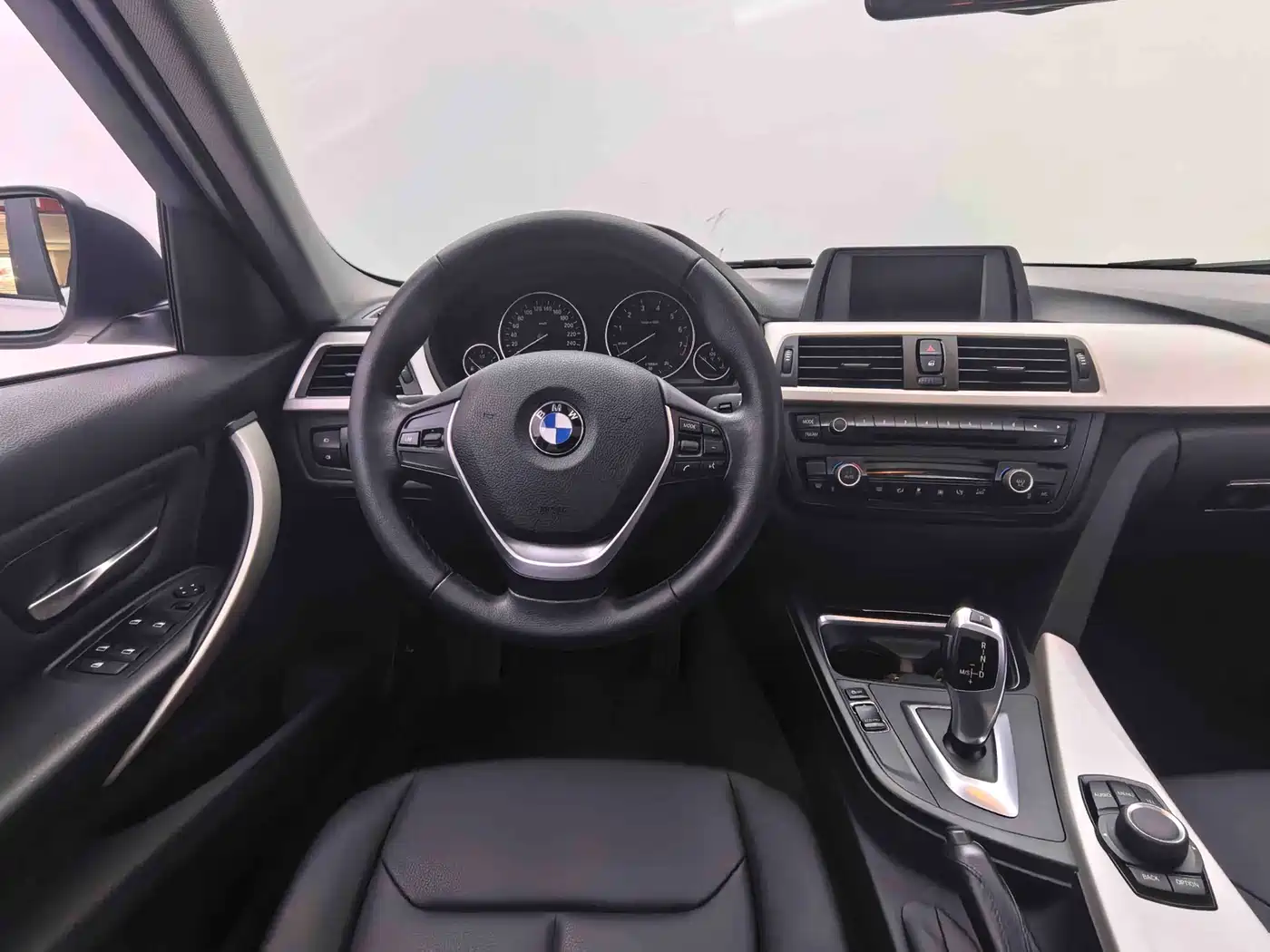 BMW 3 Series (Import) 2013 320i Sport Design Package Touring фото 14