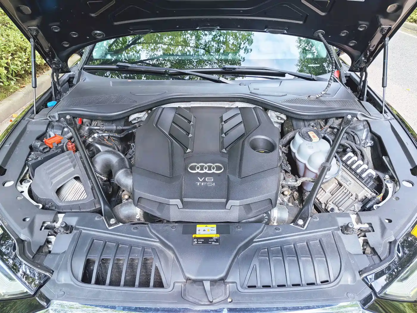 Фото 16 - Audi A8