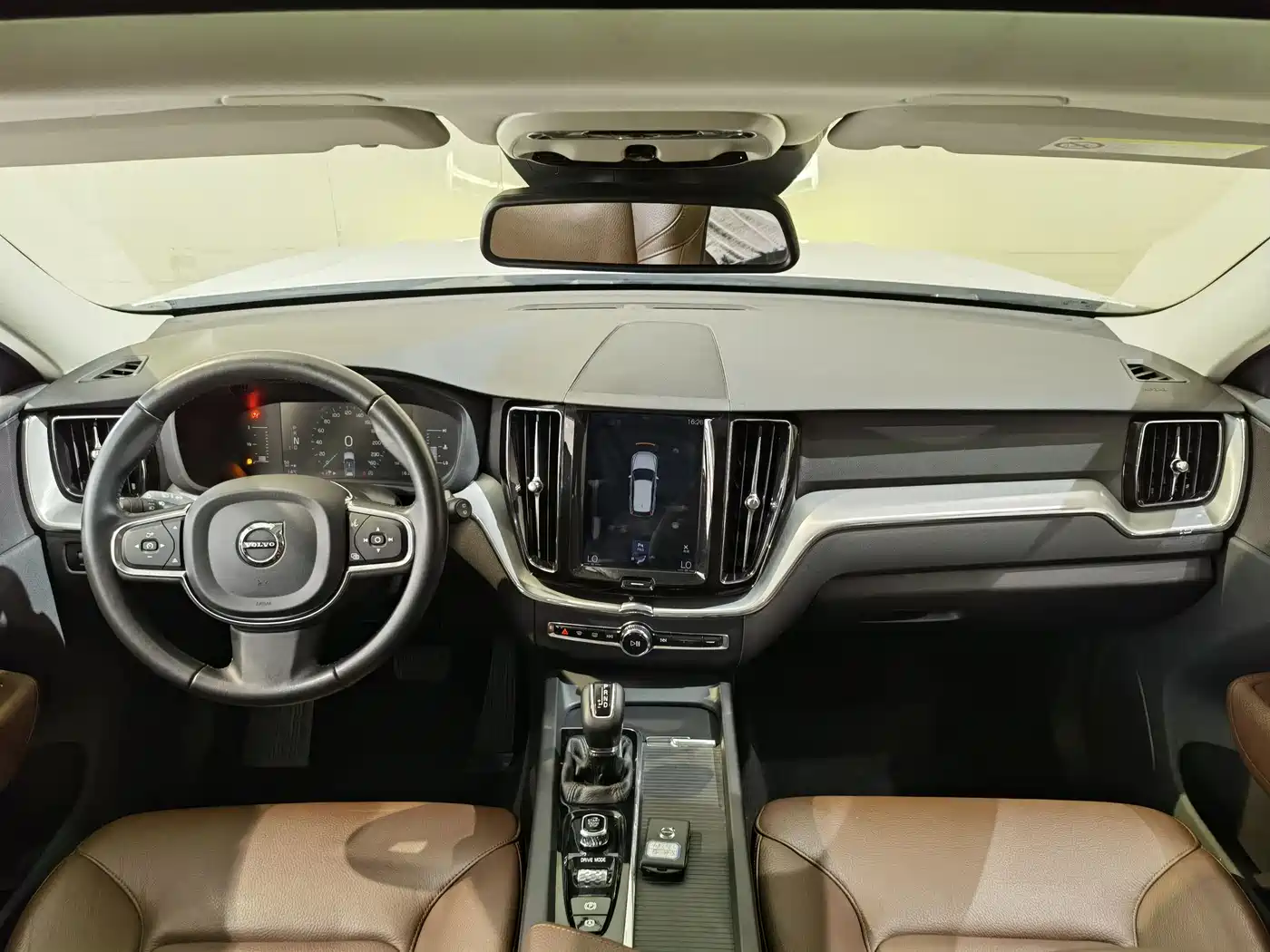 Фото 11 - Volvo XC60