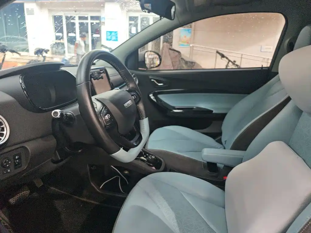 QQ New Energy Little Ant 2022 2022 Facelift Sweet Edition Half Sugar LFP 30.7kWh 30kW 301km