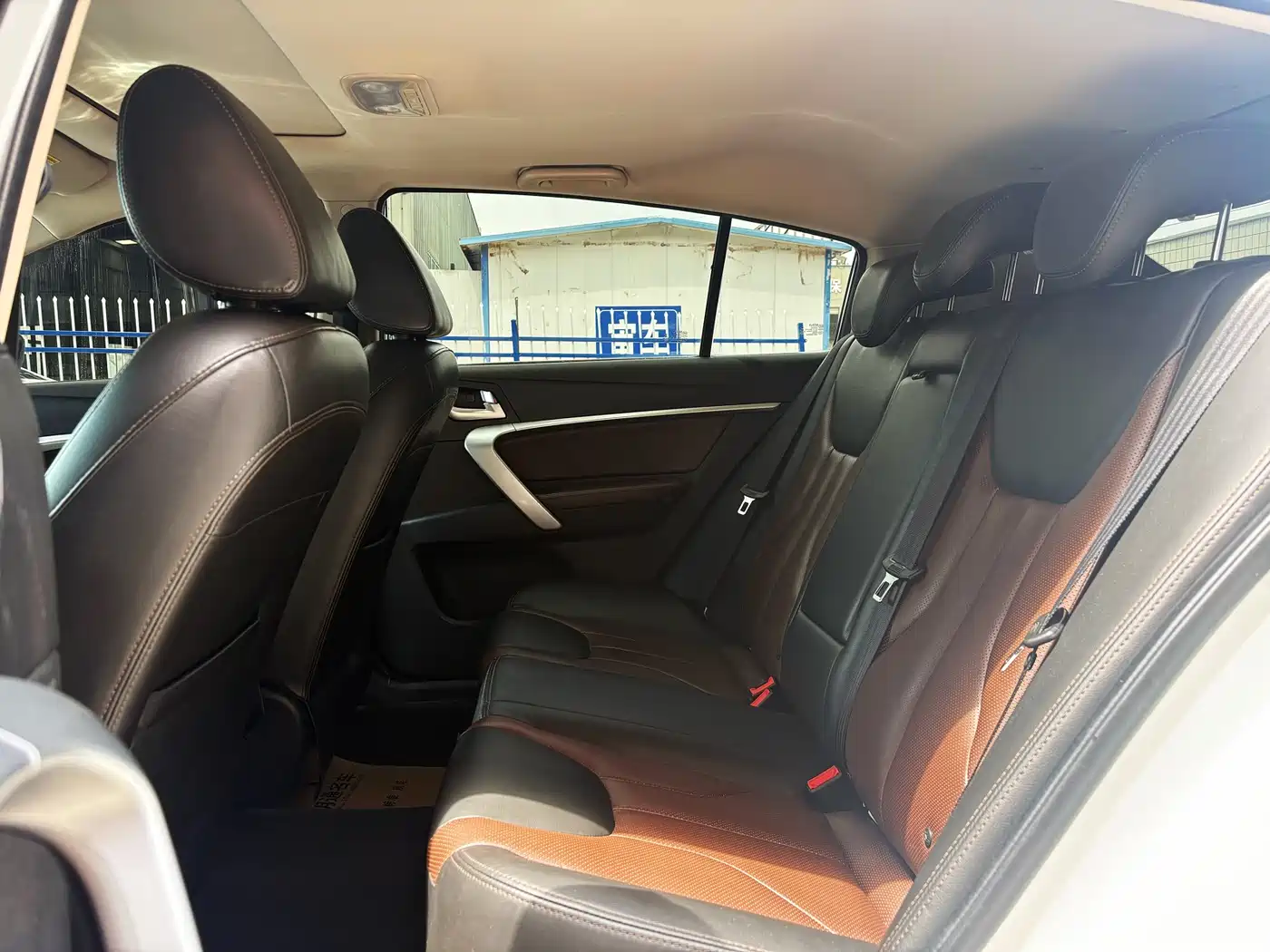 Фото 10 - Geely Emgrand
