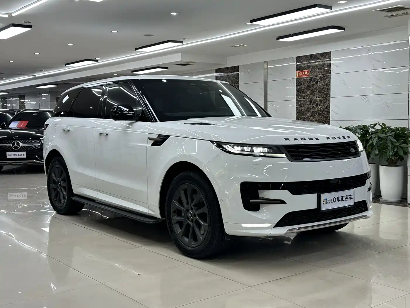 Land Rover Range Rover Sport 2024 400PS Dynamic SE фото 3