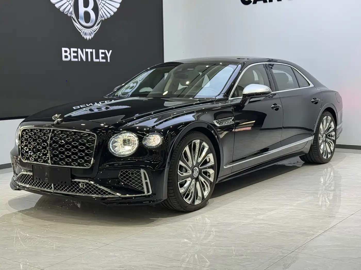 Bentley Flying Spur Plug-in Hybrid 2025 2025 Model Year 4.0T V8 Mulliner