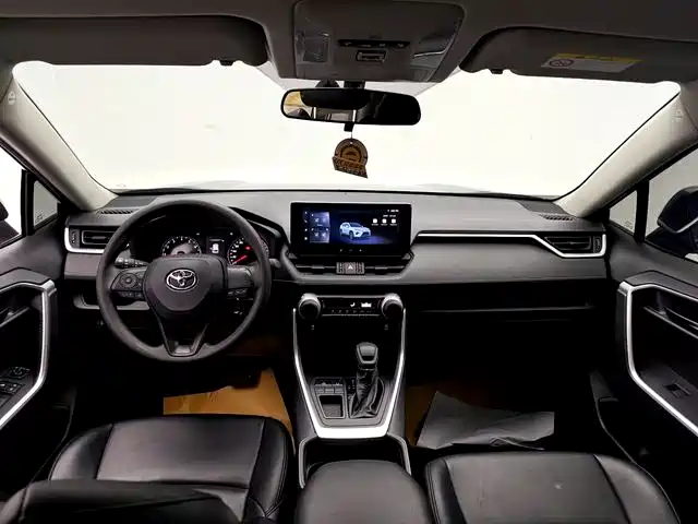 Toyota Wildlander 2023 2.0L CVT FWD LE фото 9