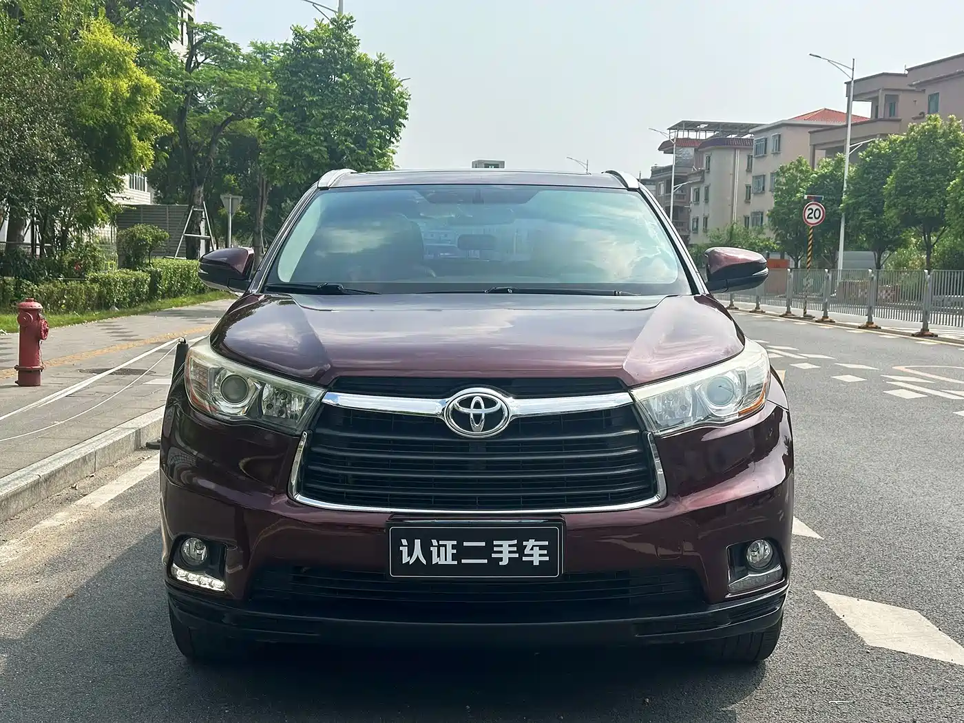 Photo 2 - Toyota Highlander