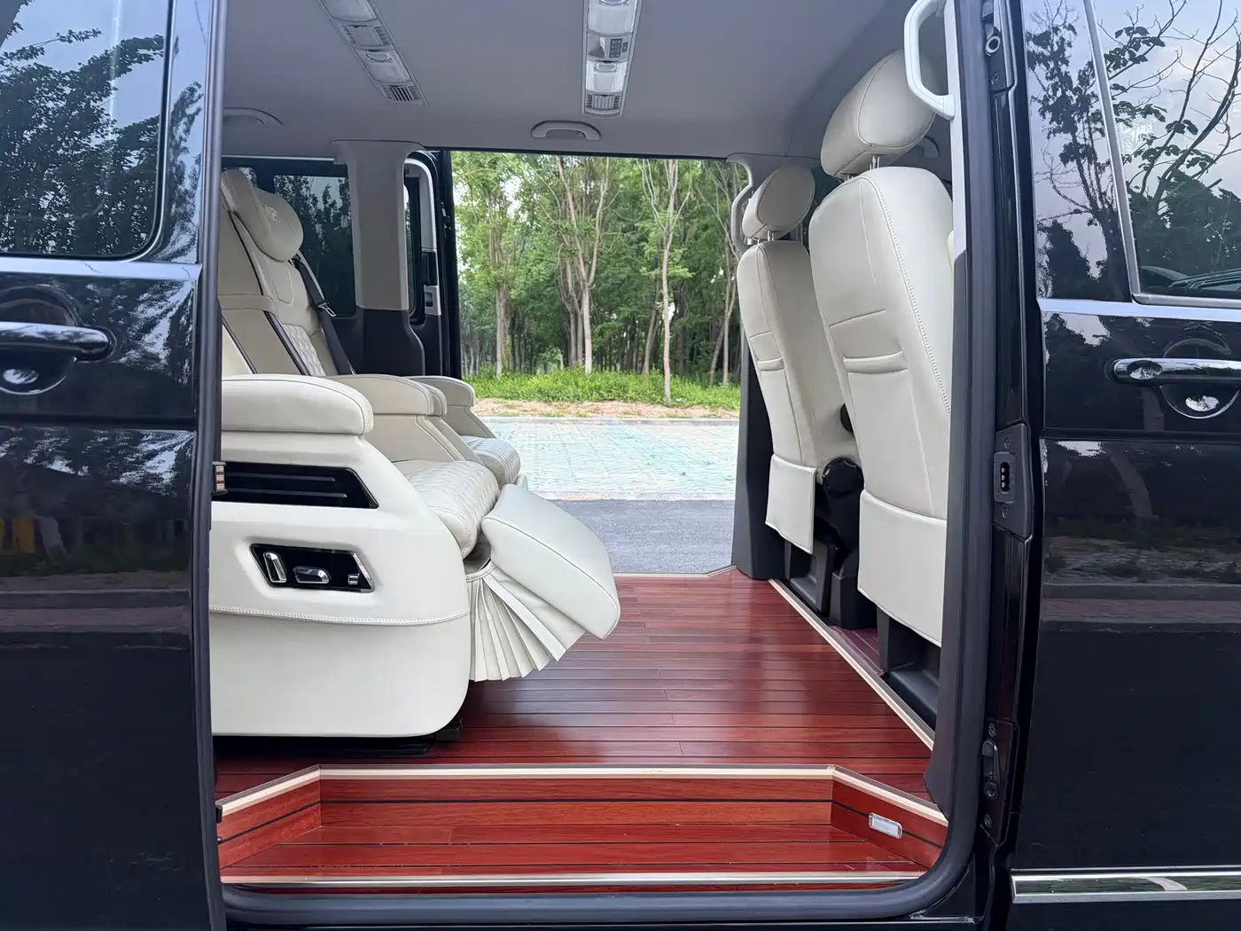 Volkswagen Caravelle 2019 2.0TSI 4WD Luxury 7-seater фото 17