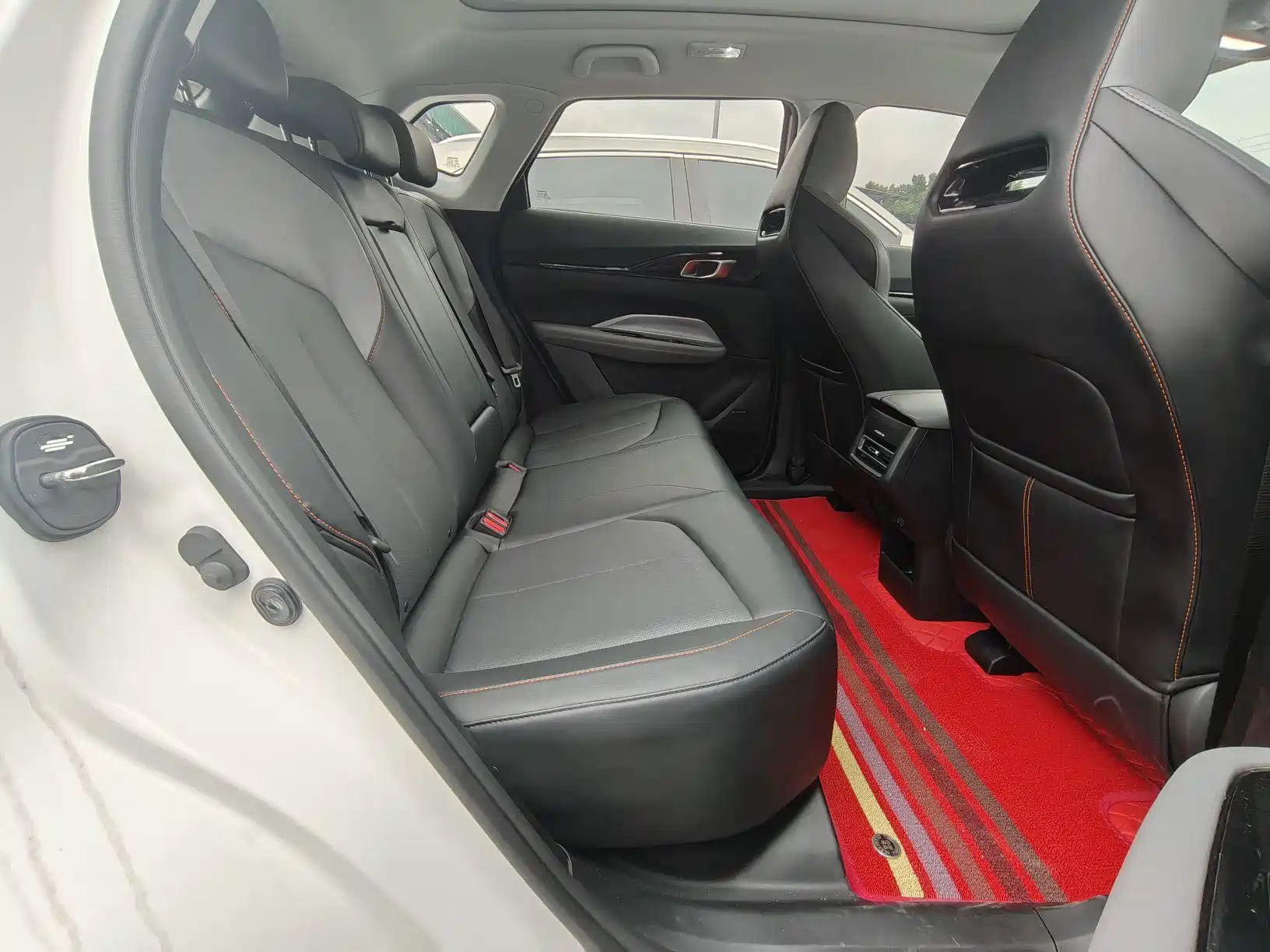 Photo 8 - Changan Oshan Z6