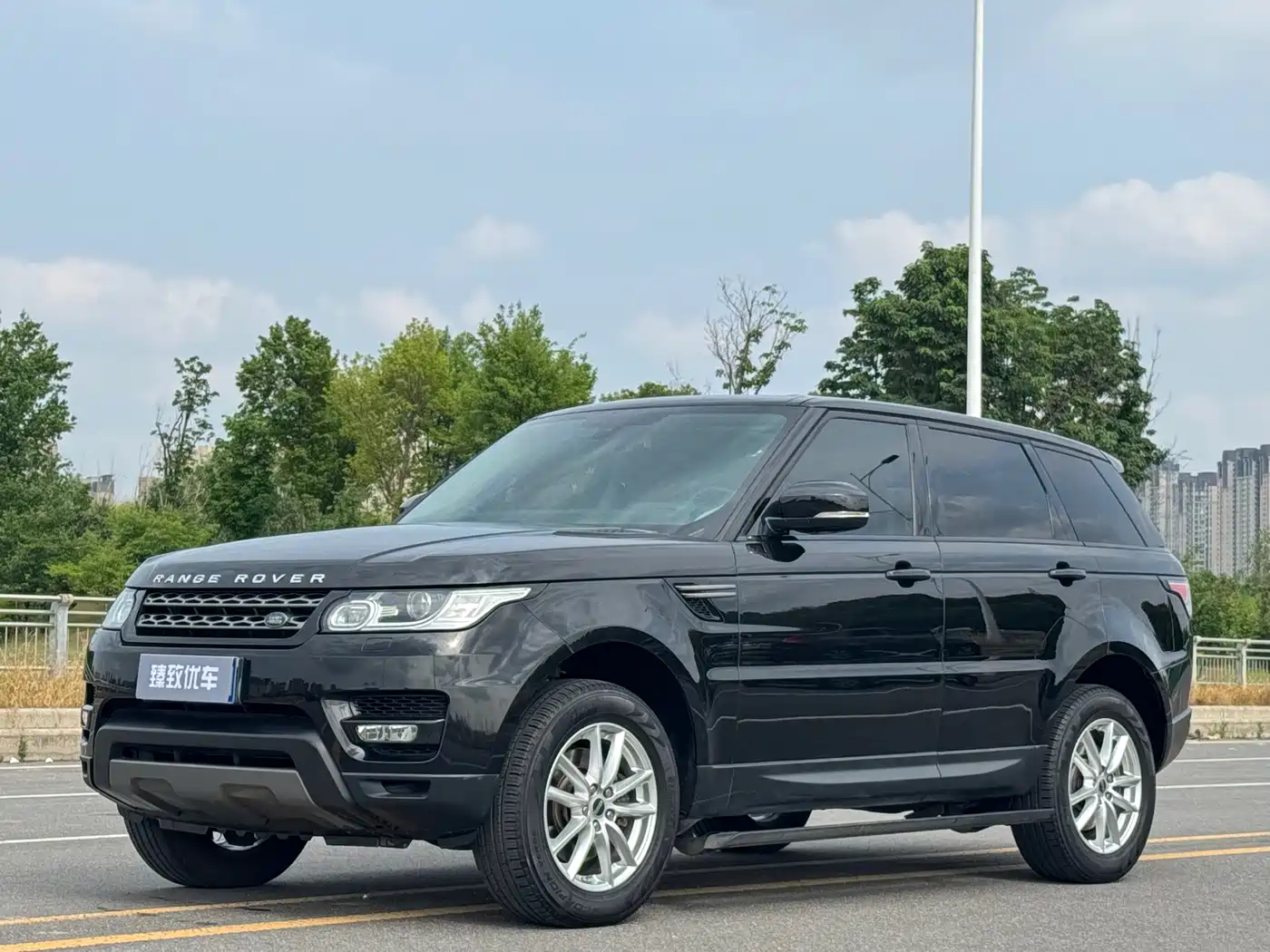 Land Rover Range Rover Sport 2016 Model 3.0 SC V6 SE