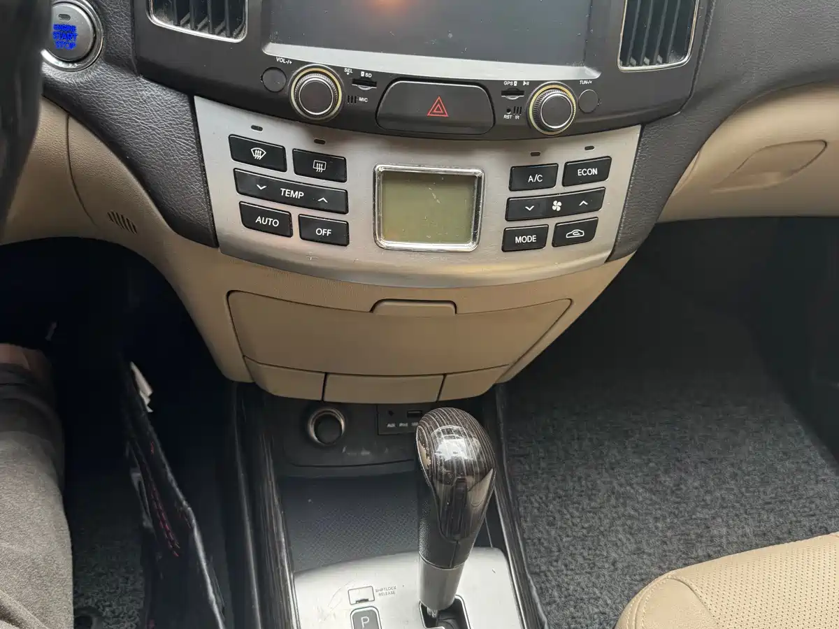 Hyundai Elantra 2011 1.6L Automatic Luxury фото 11