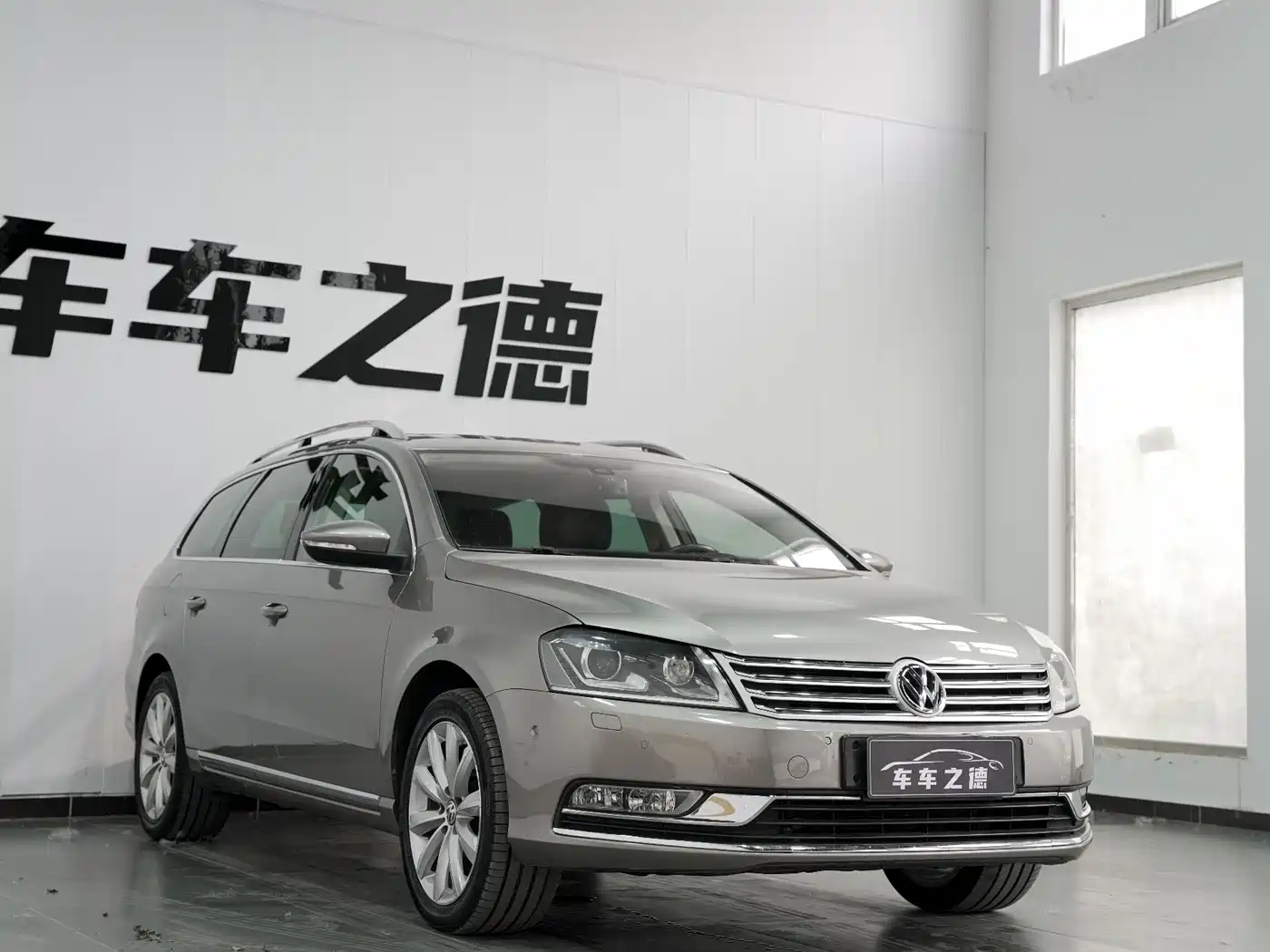 Volkswagen Magotan (Import) 2012 Wagon 2.0TSI Luxury фото 2