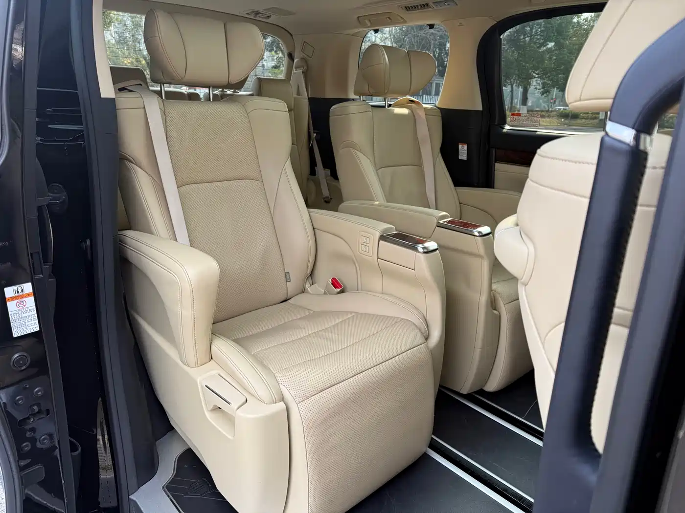 Toyota Alphard 2015 3.5L Luxury Edition фото 11