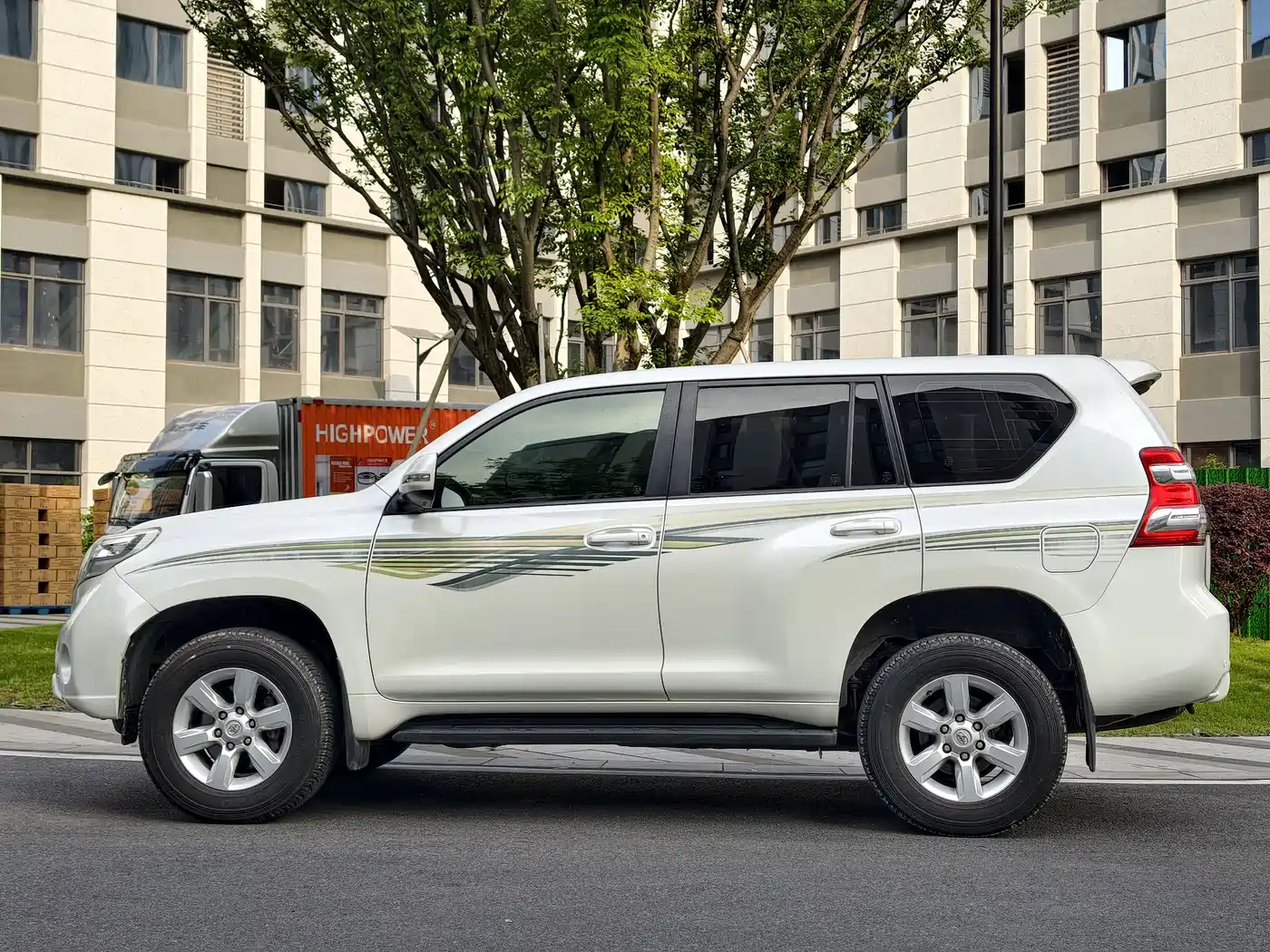 Toyota Prado (Import) 2014 2.7L Automatic Standard Edition фото 2