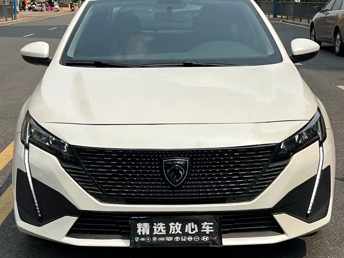 PEUGEOT 408