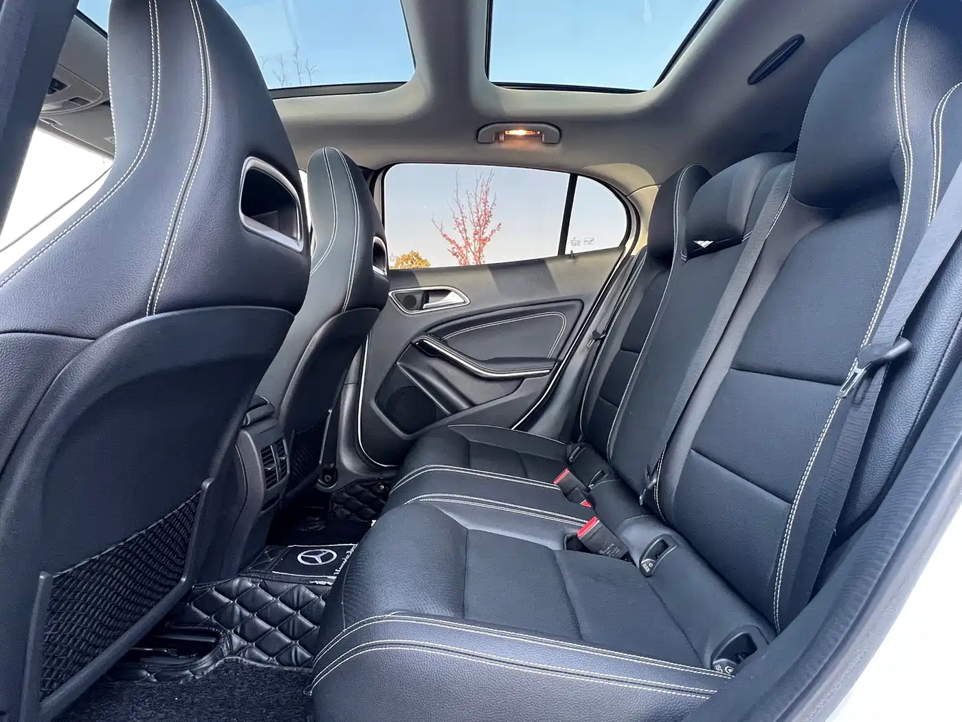 Mercedes-Benz GLA 2017 GLA 200 Dynamic фото 13