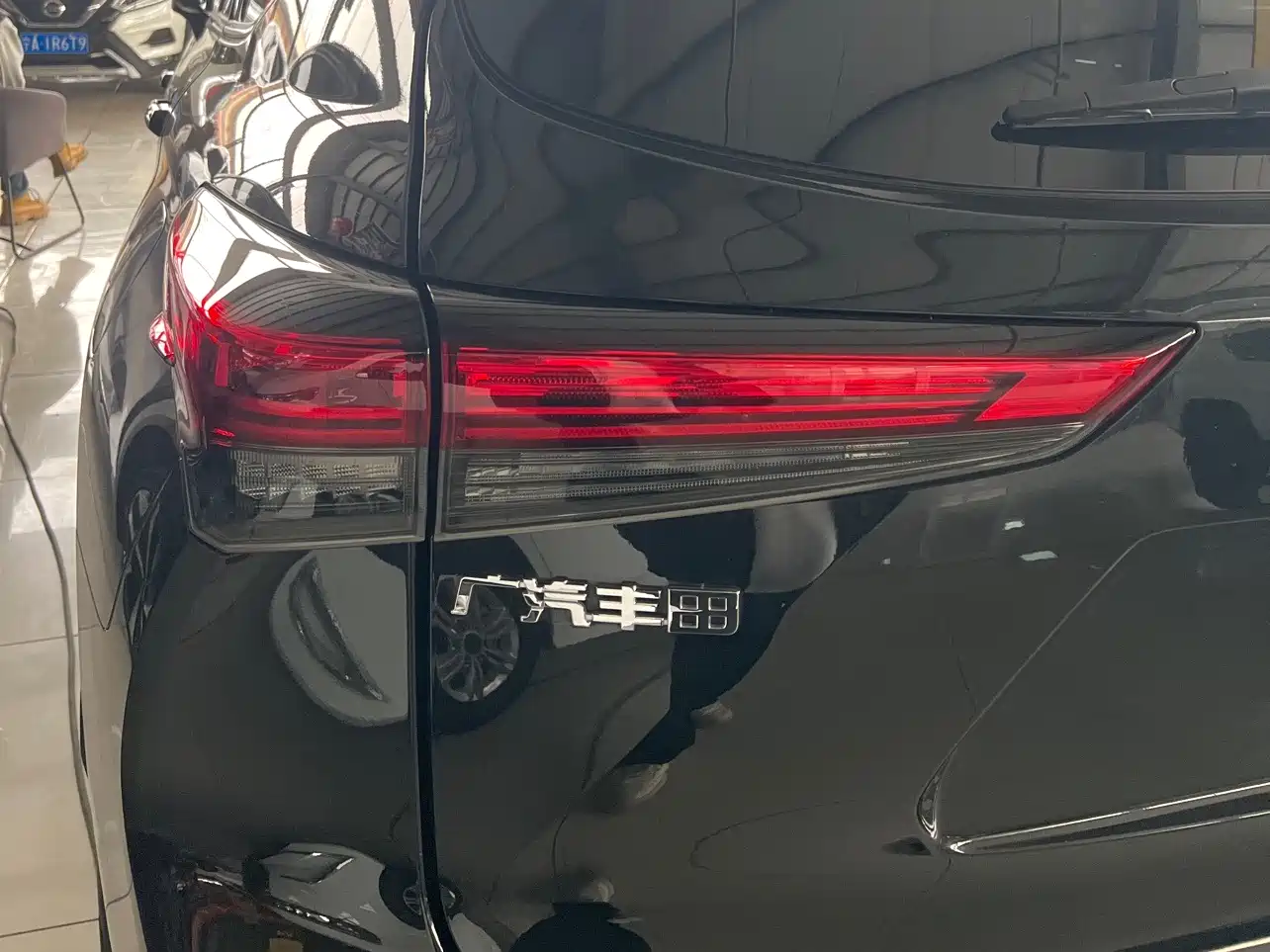 Toyota Highlander 2024 2.5L Smart Hybrid 2WD Premium 7-seater фото 6
