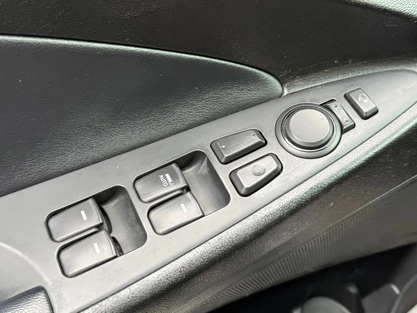 Hyundai Sonata 2013 2013 Model 2.0L Automatic Leading Edition