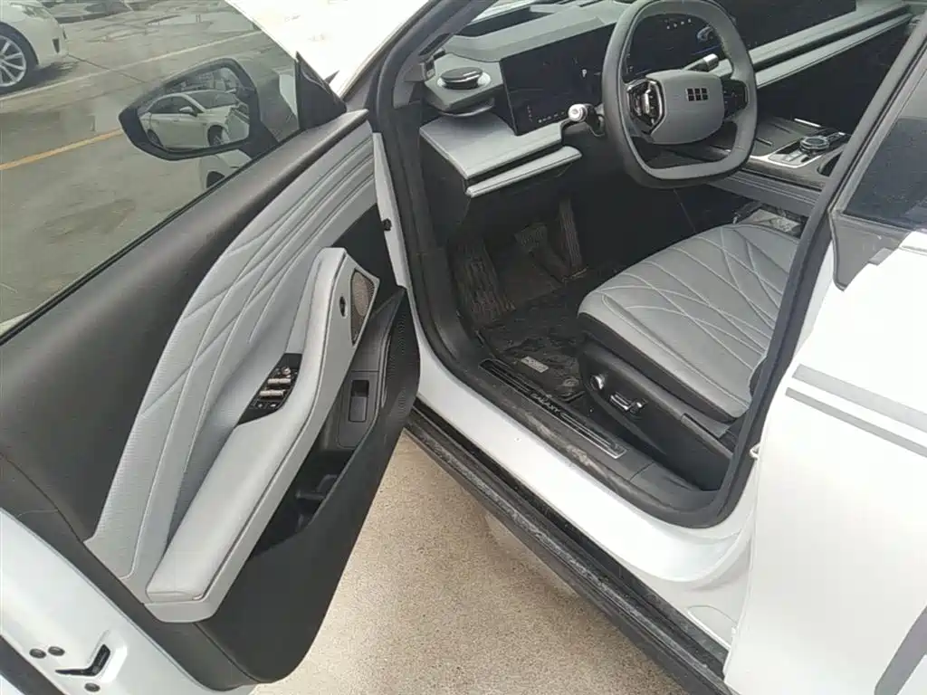 Geely Galaxy Galaxy E8 2025 700km Long Voyage Smart Drive Edition фото 16