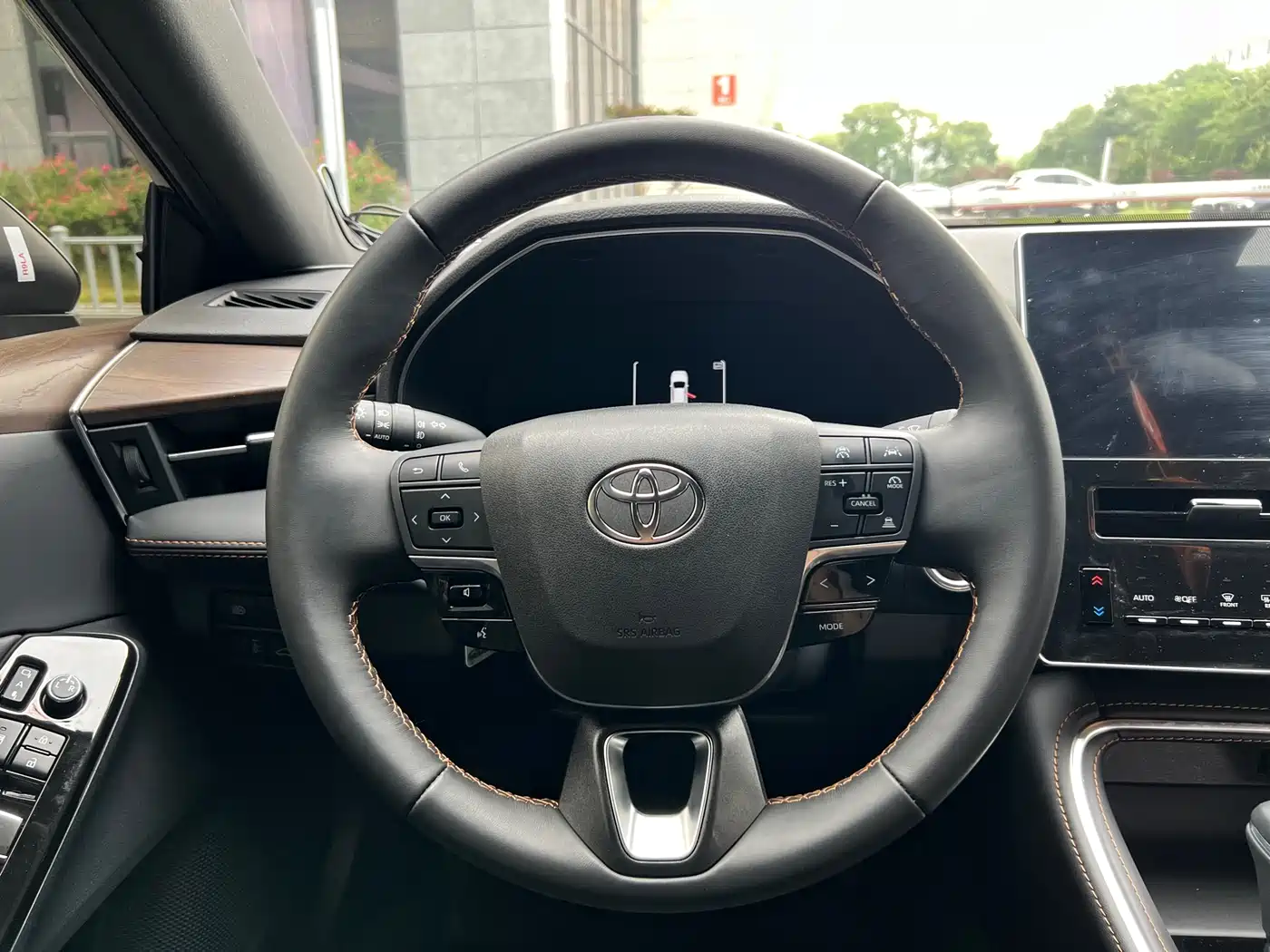 Toyota Avalon 2024 Hybrid 2.0L Luxury Edition фото 14