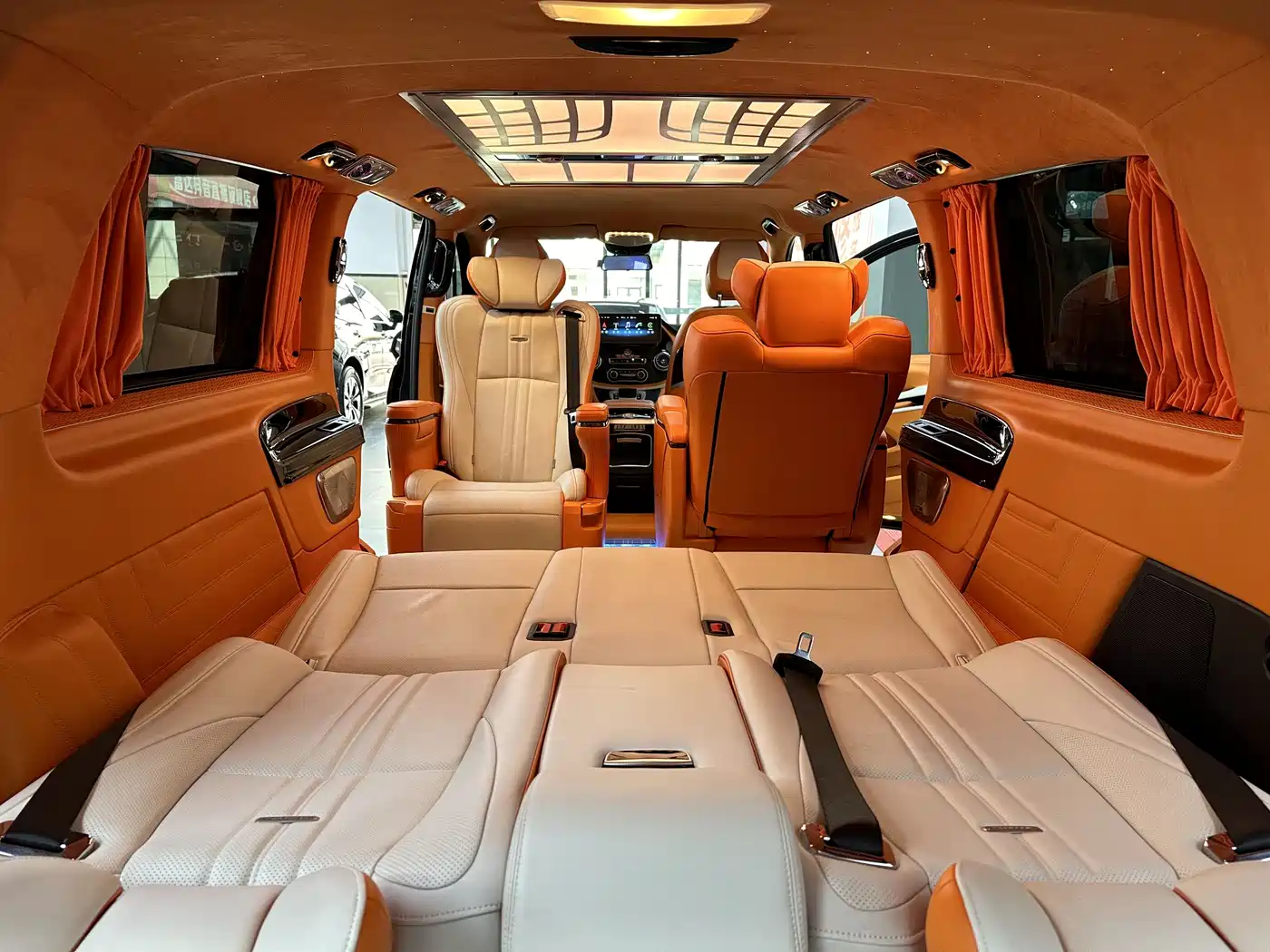 Mercedes-Benz Vito 2023 2.0T Business 7-Seater фото 14