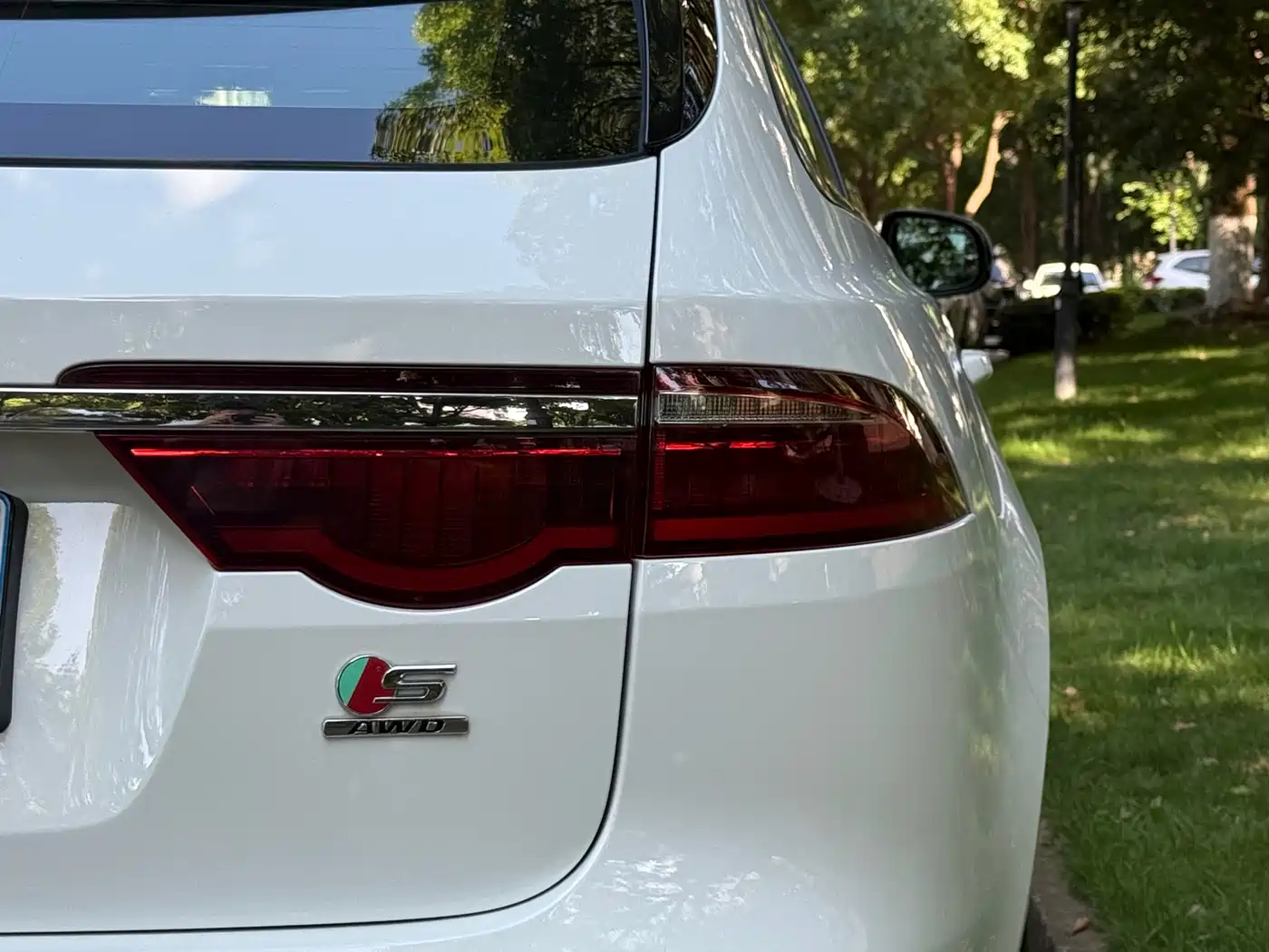 Jaguar XF 2019 2018 XF Sportbrake 2.0T 250PS 2WD Elegance Edition