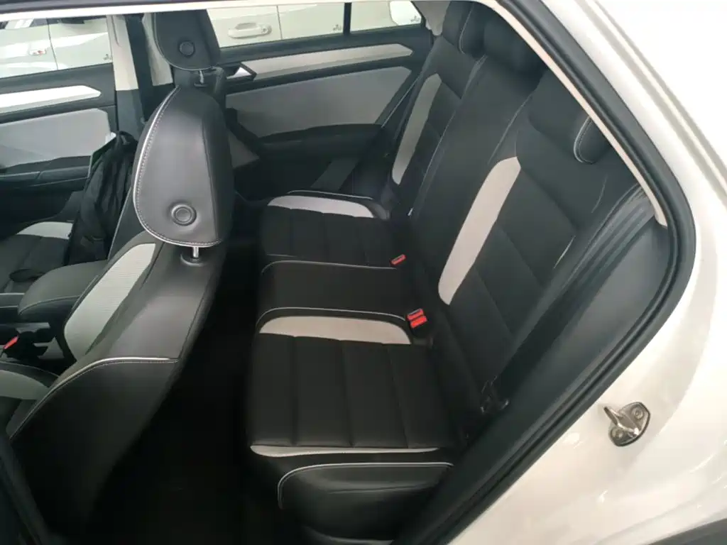 Volkswagen T-Roc, миниатюра 17