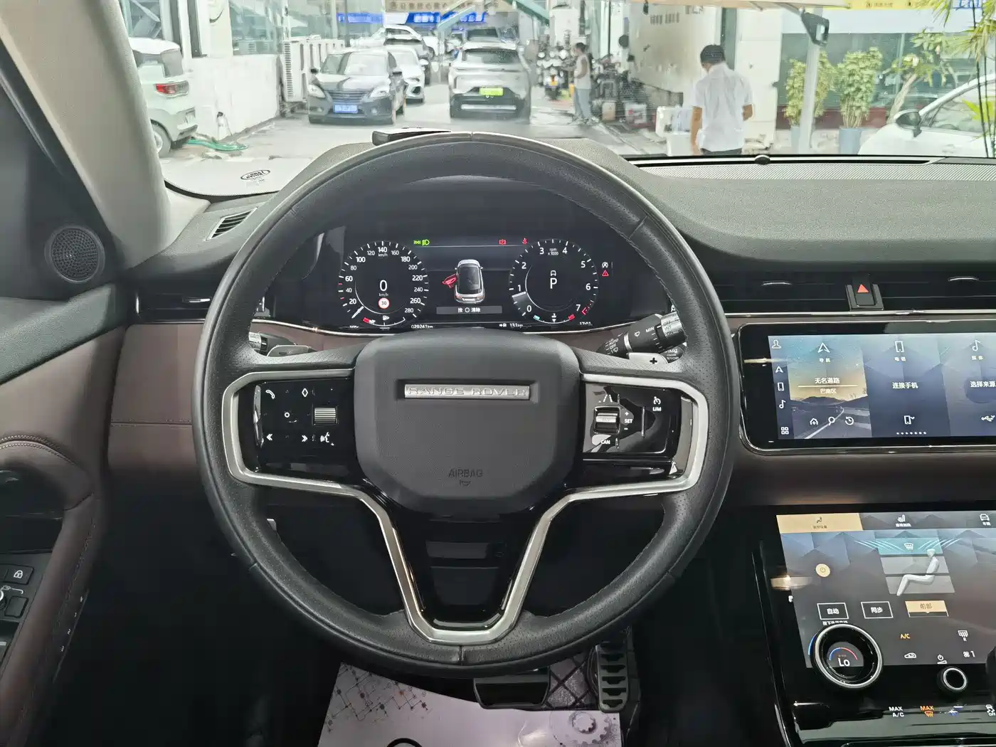 Land Rover Range Rover Evoque 2022 Range Rover Evoque L 249PS R-Dynamic Luxury Edition фото 10