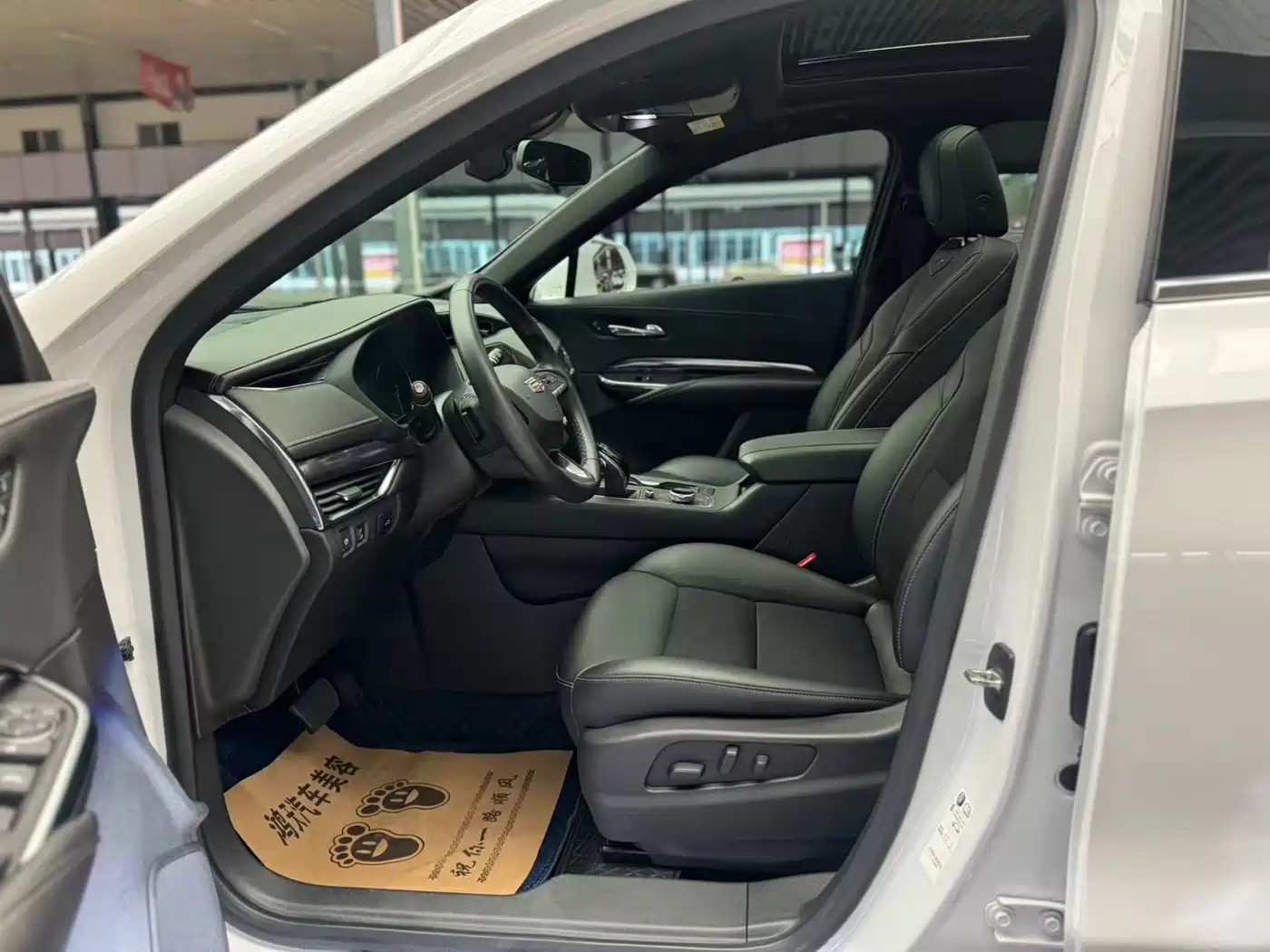 CADILLAC XT4