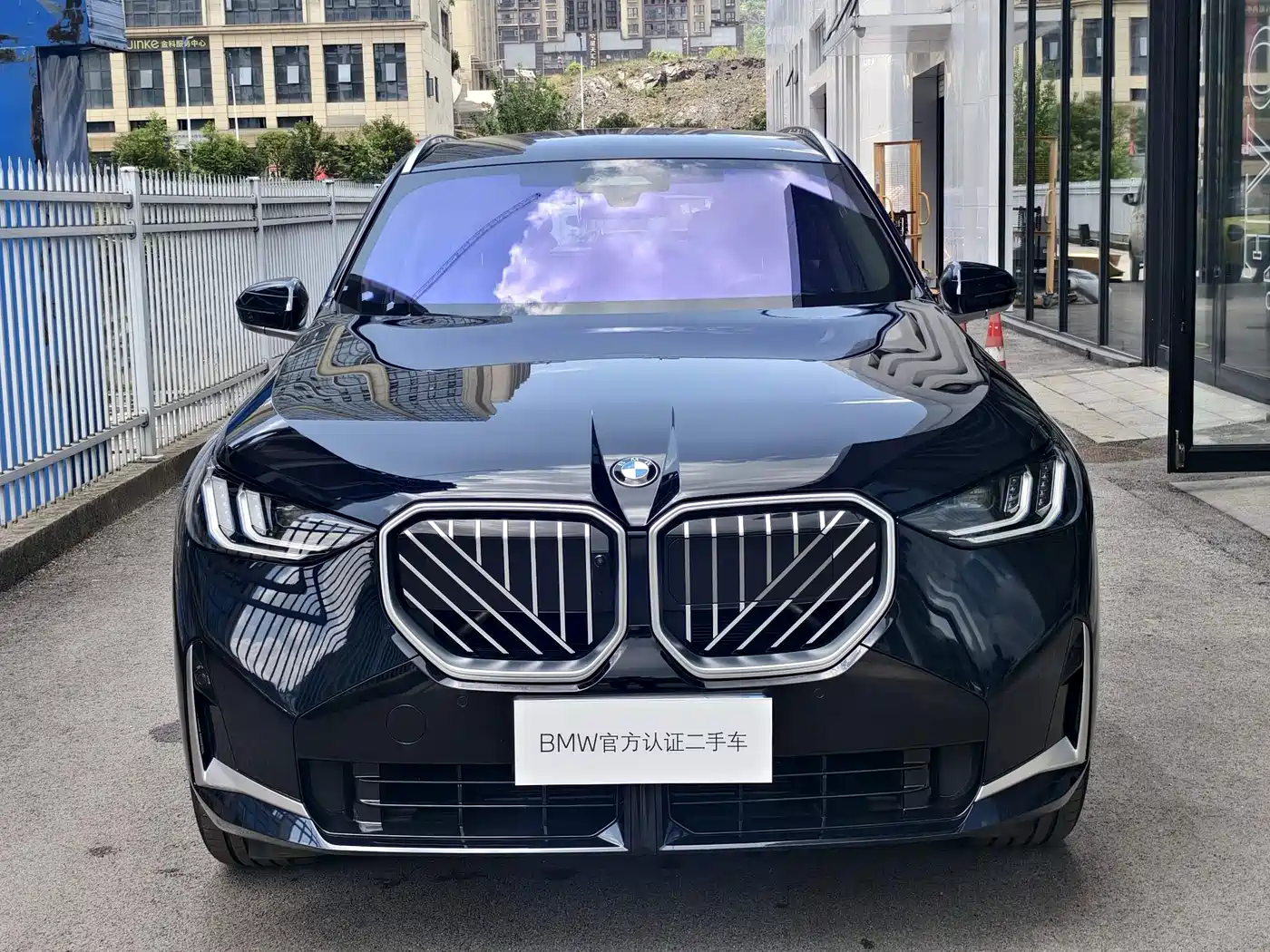 BMW X3 2025 xDrive30L Premium Model M Sport Black Package фото 2