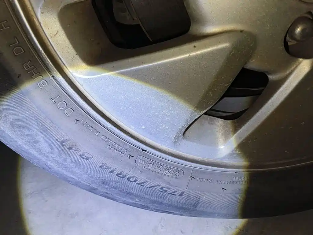 Kia K2 2011 2011 Sedan 1.4L AT TOP