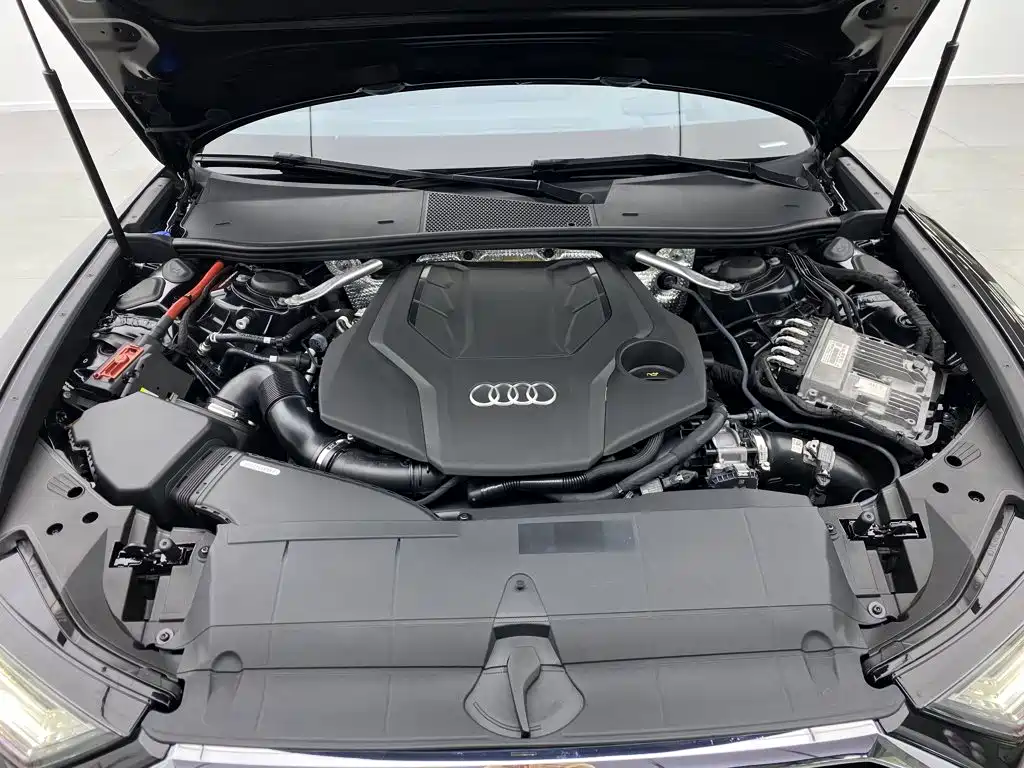 Фото 30 - Audi A6L