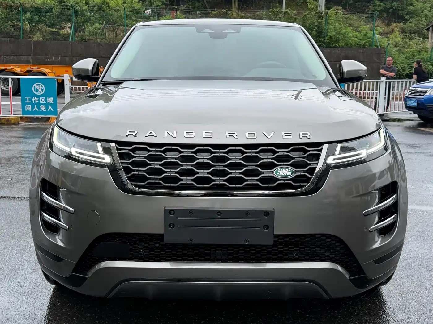 Land Rover Range Rover Evoque 2023 Range Rover Evoque L 249PS Luxury Edition фото 3