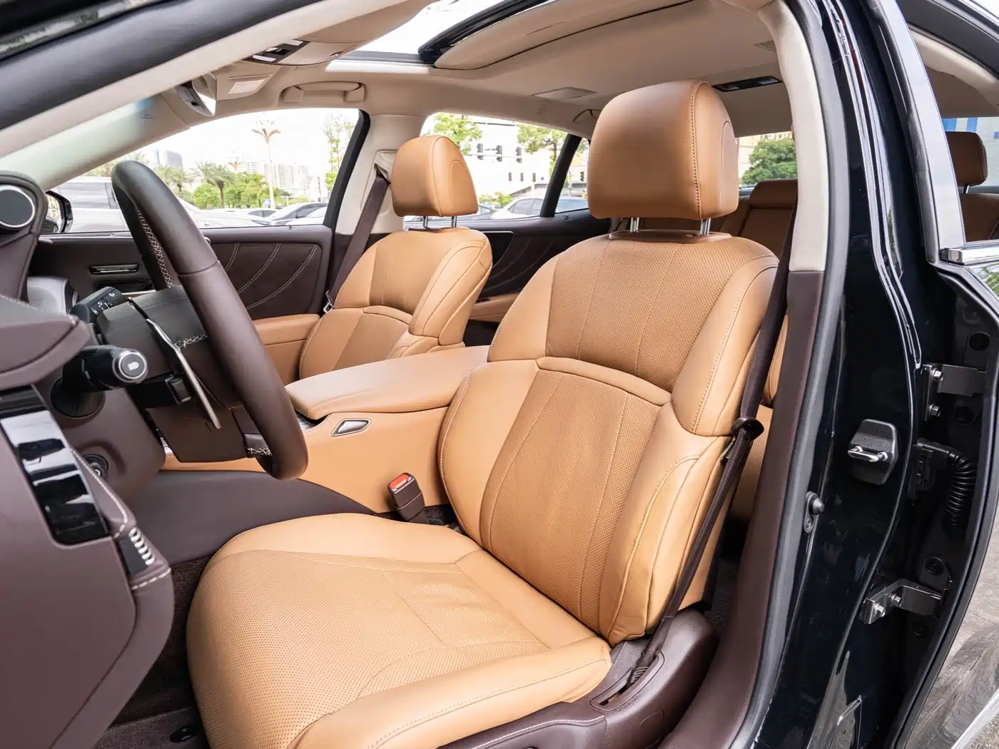 Lexus LS, миниатюра 11