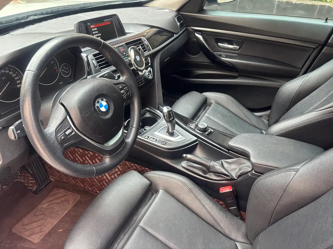 BMW 3 Series GT 2018 320i Fashion фото 13