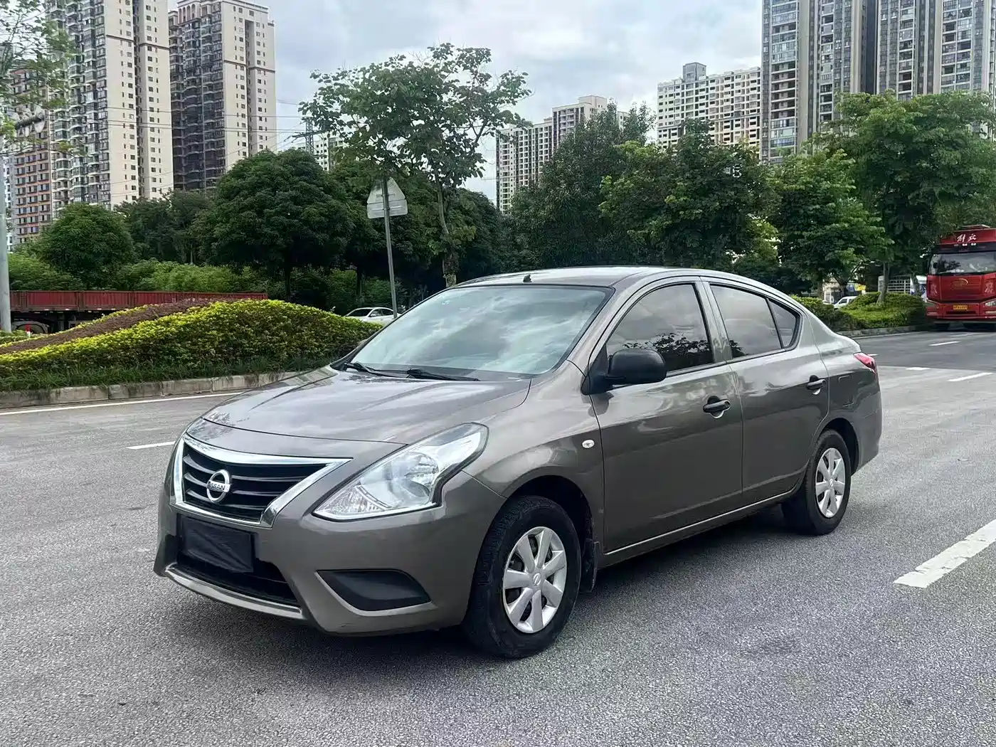 Nissan Sunny 2017 2016 1.5XE Manual Leading Edition