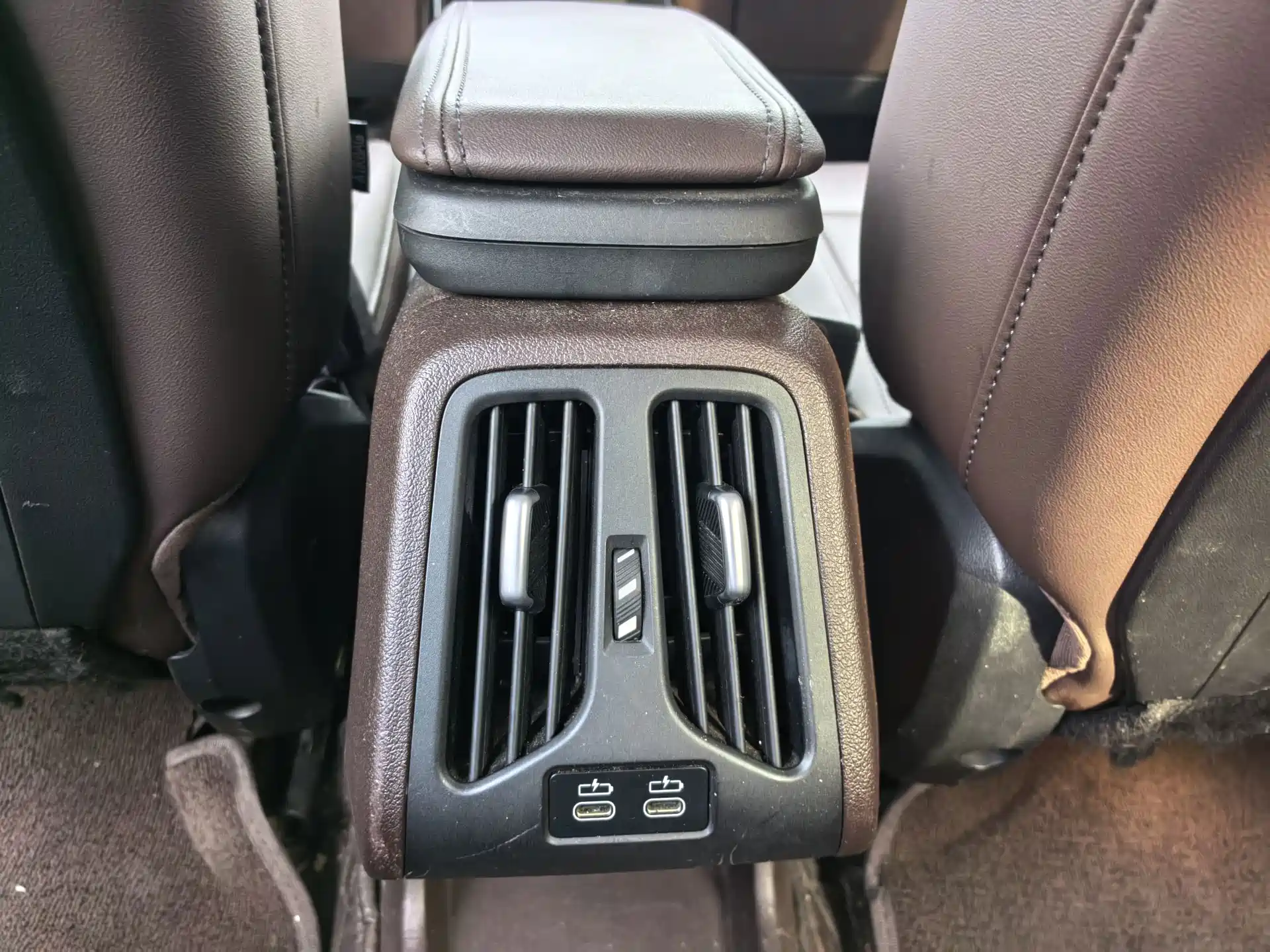 Photo 17 - BMW iX1