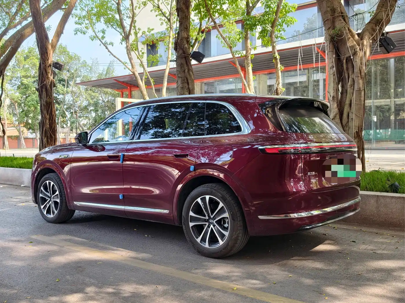 AITO Wenjie AITO M7 2026 Extended Range Max AWD 5-seater фото 4