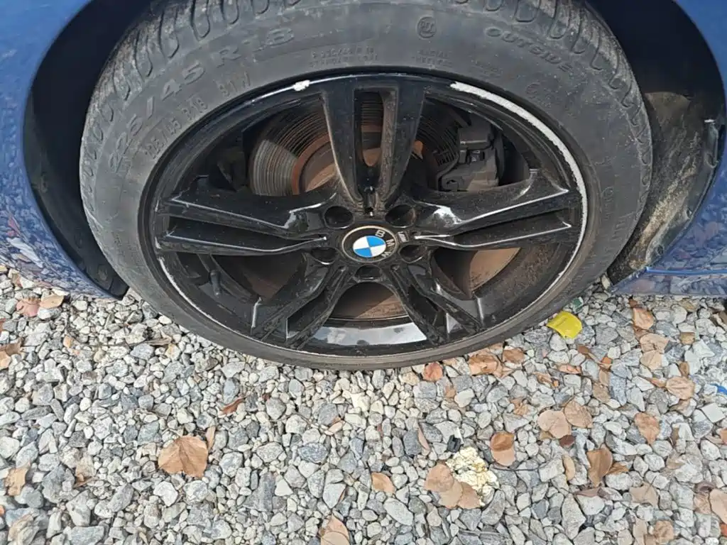Photo 23 - BMW 3 Series