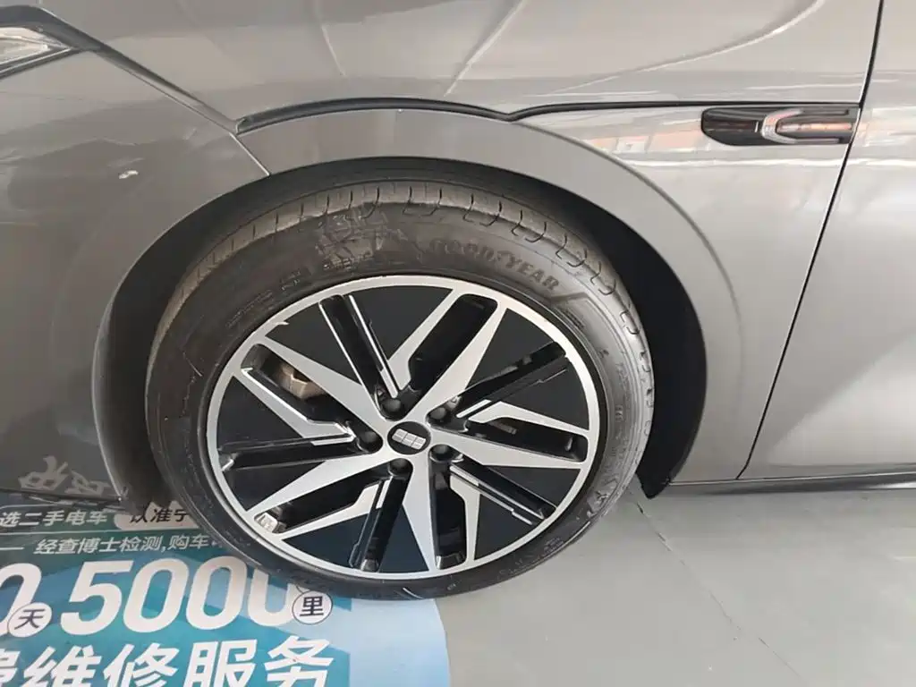 Geely Galaxy Galaxy E8 2024 2024 665km RWD Starship Voyager Edition