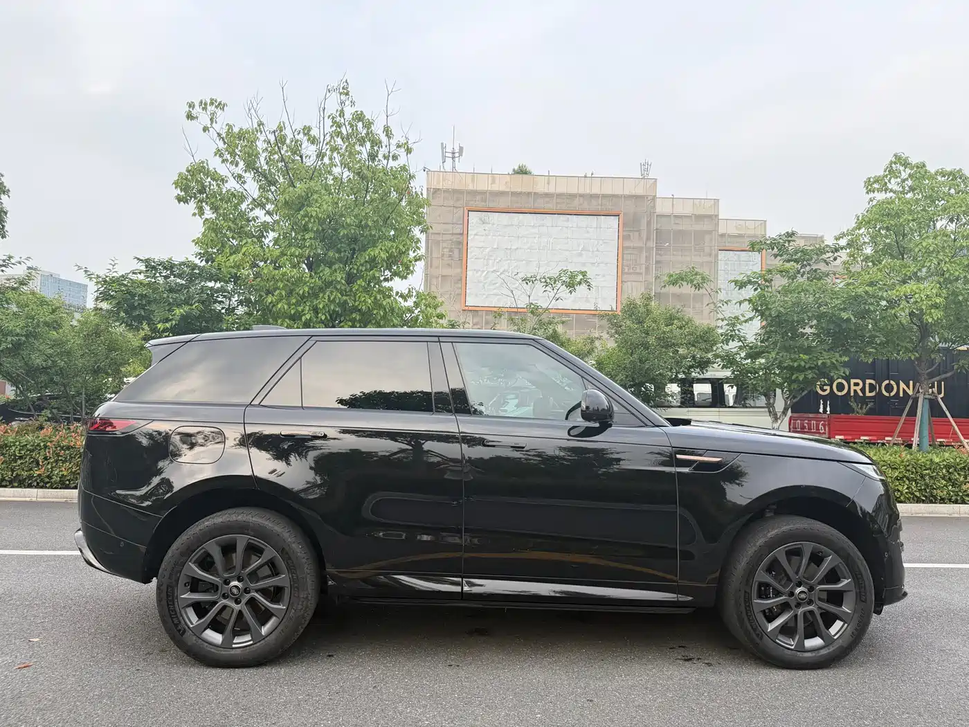 Land Rover Range Rover Sport 2023 400PS Dynamic SE фото 4