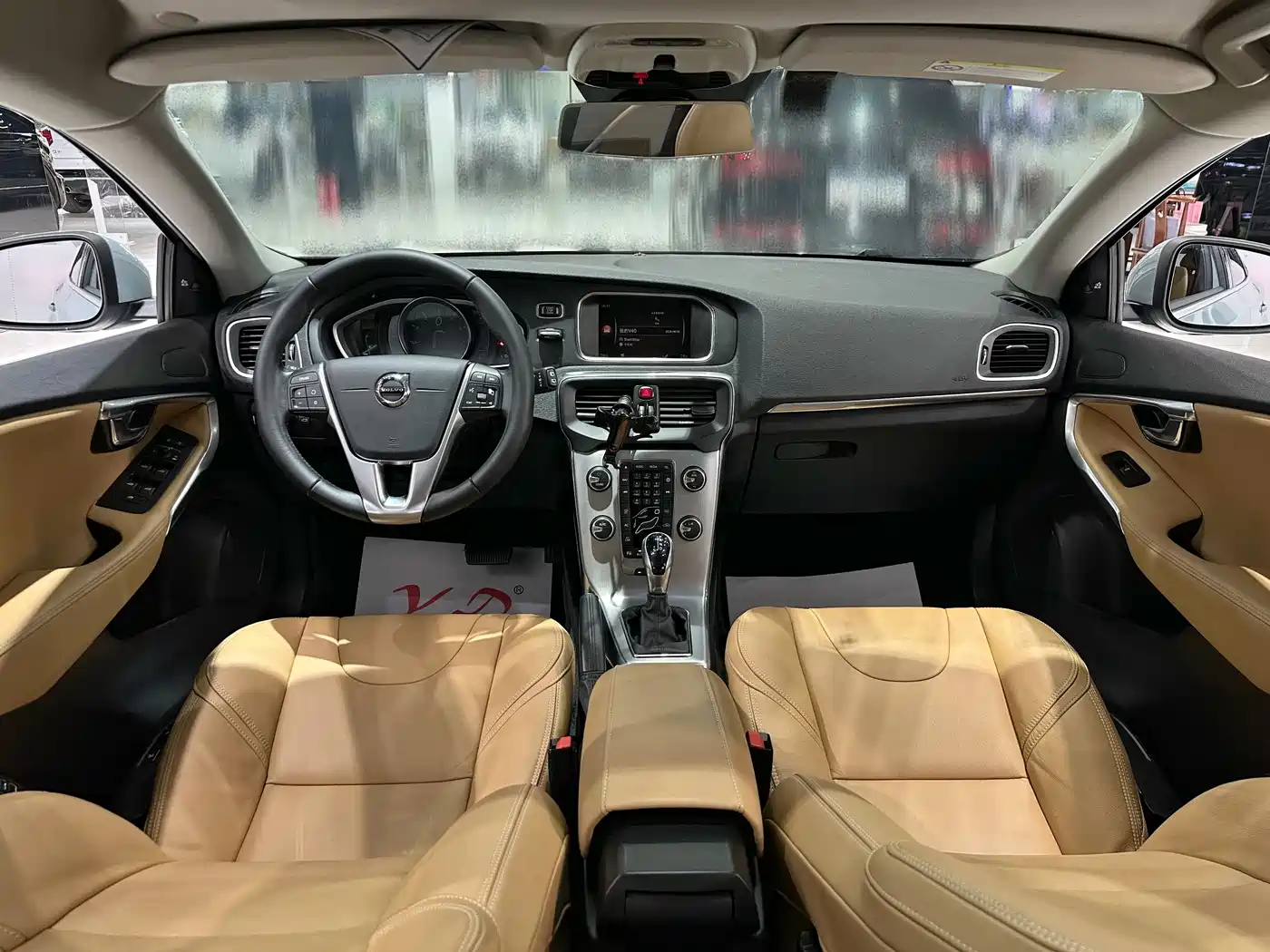 Volvo V40 2018 2017 T3 R-Design